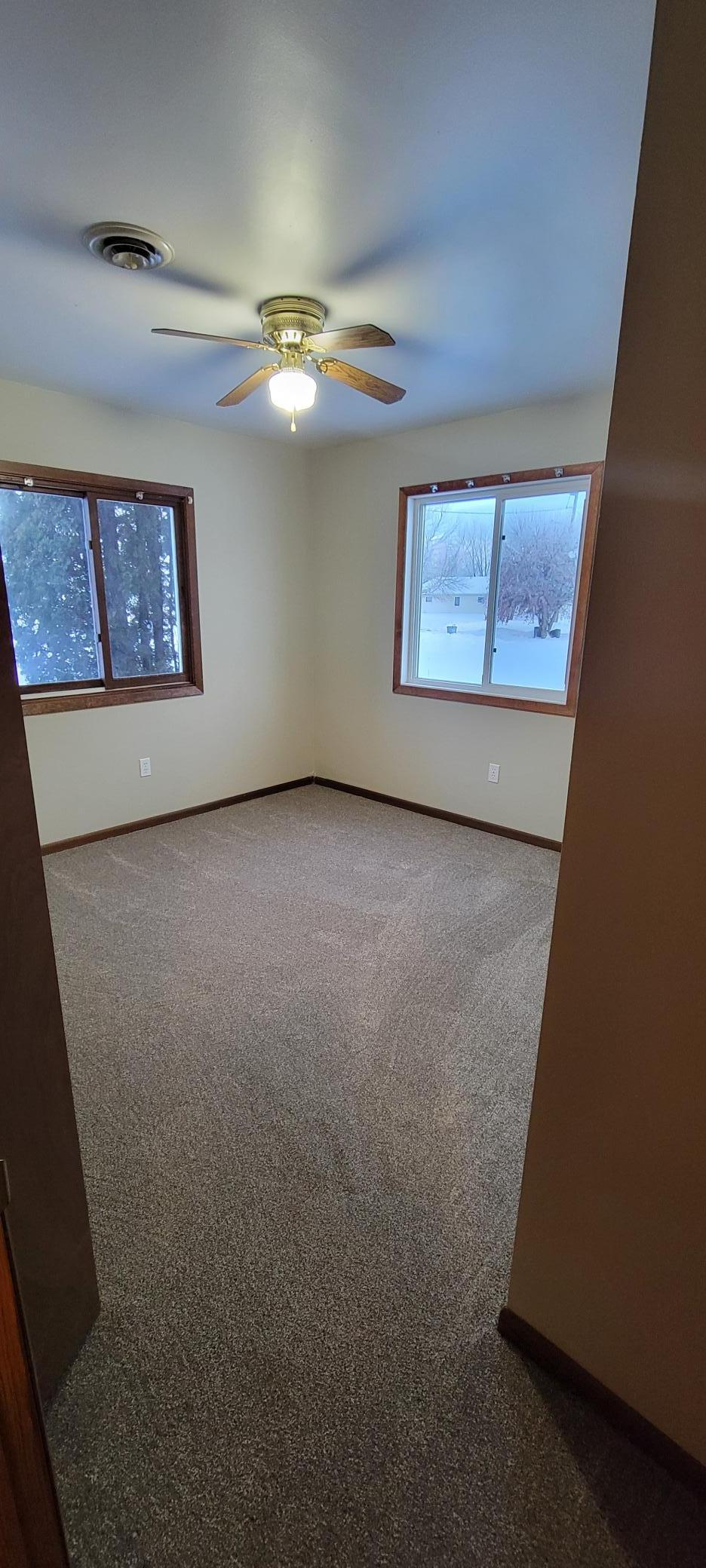 1965 single family home for sale at 412 E Hamilton Avenue in Baudette, MN — 3 bed, 1 bath (photo 8 of 11)