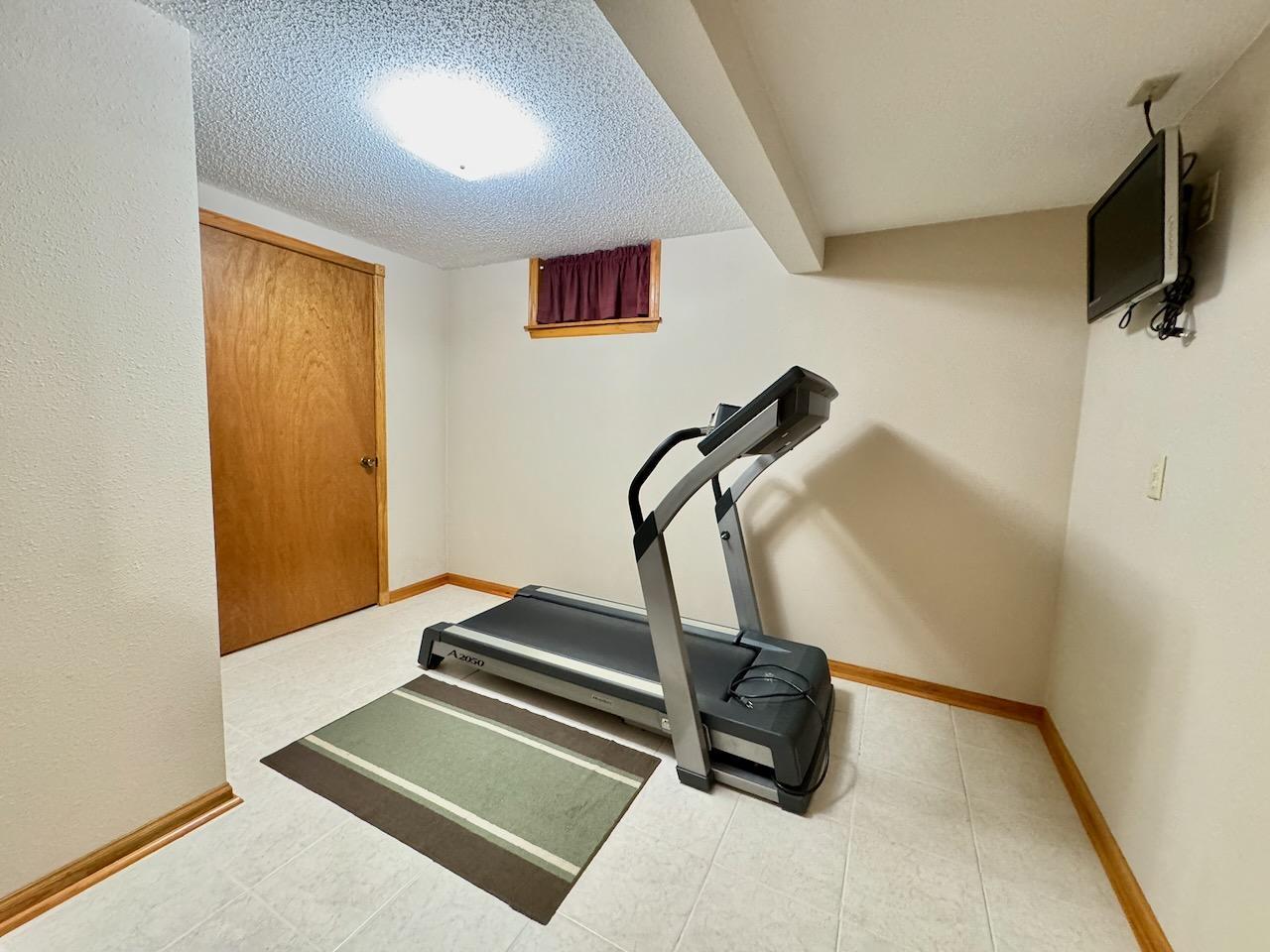 1963 single family home for sale at 1110 Water Plant Road in Fergus Falls, MN — 4 bed, 2 bath (photo 35 of 64)