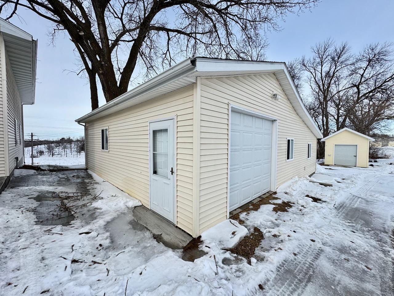 1963 single family home for sale at 1110 Water Plant Road in Fergus Falls, MN — 4 bed, 2 bath (photo 53 of 64)