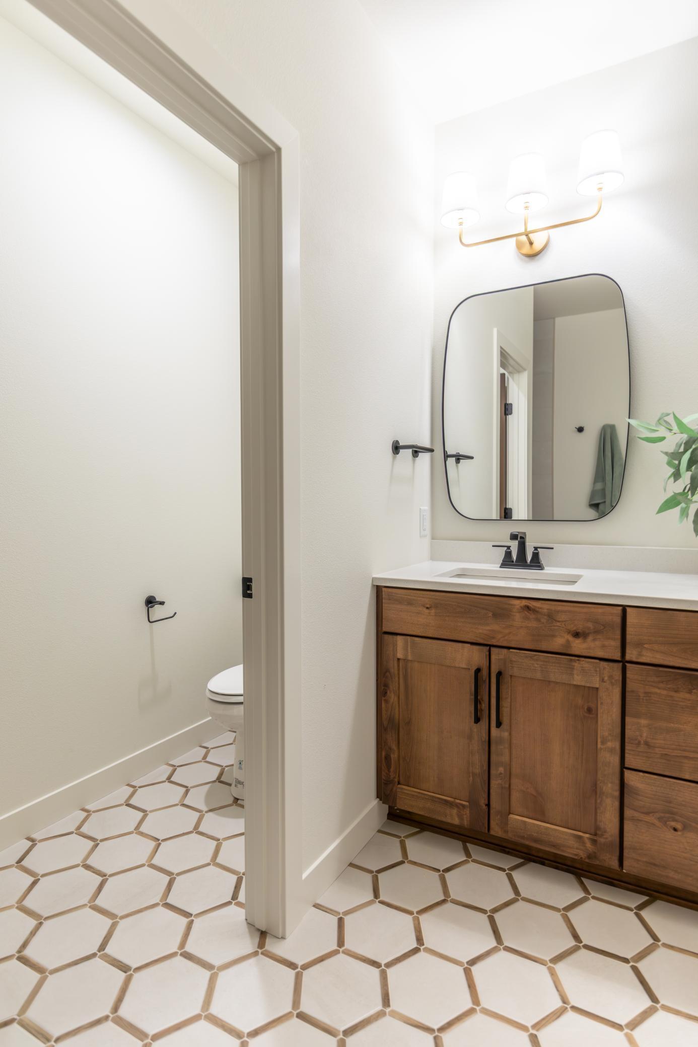 2024 single family home for sale at 662 Rania Way W in West Fargo, ND — 3 bed, 3 bath (photo 35 of 69)