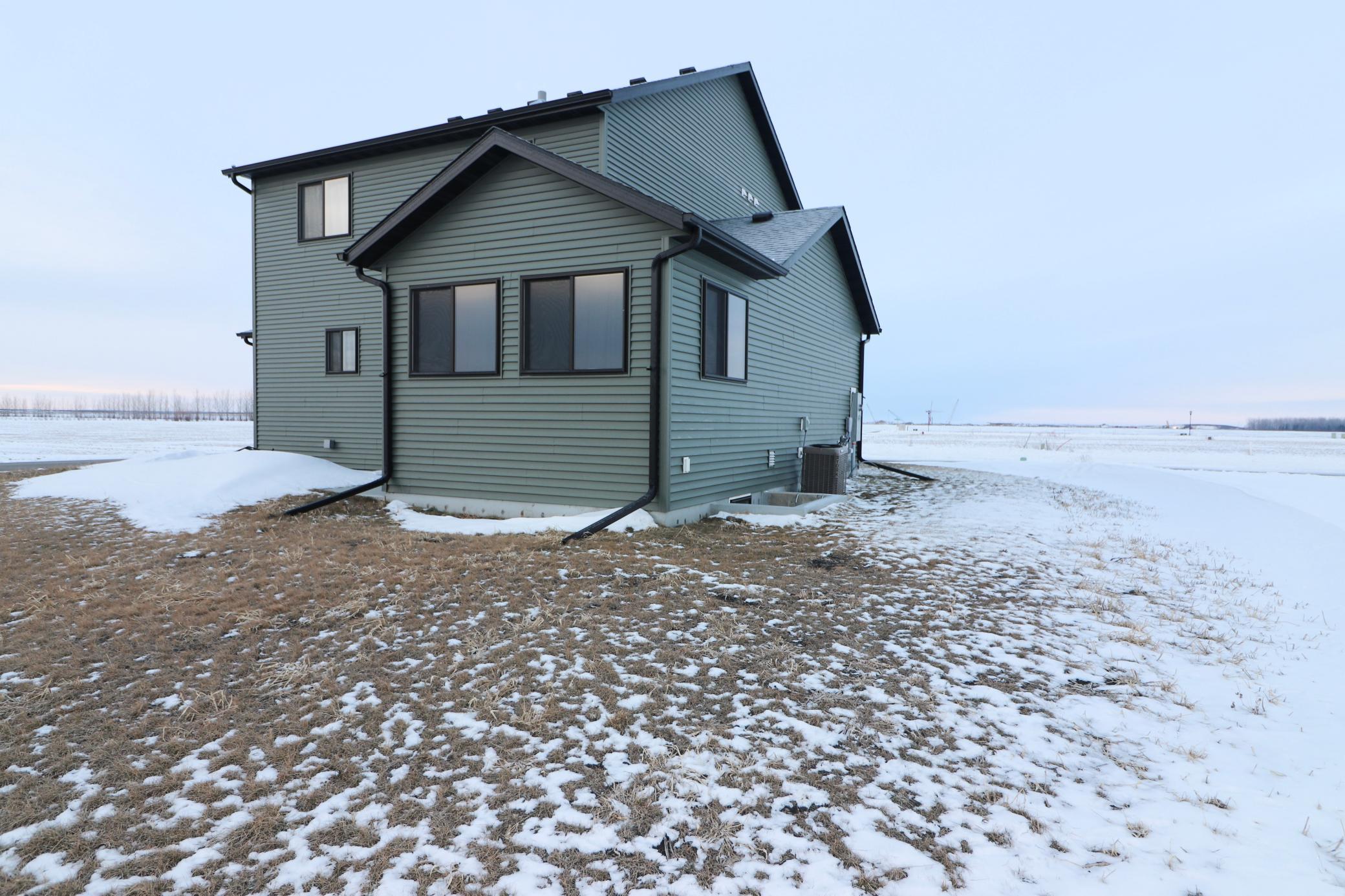 2024 single family home for sale at 10366 73rd Street S in Horace, ND — 4 bed, 4 bath (photo 3 of 50)