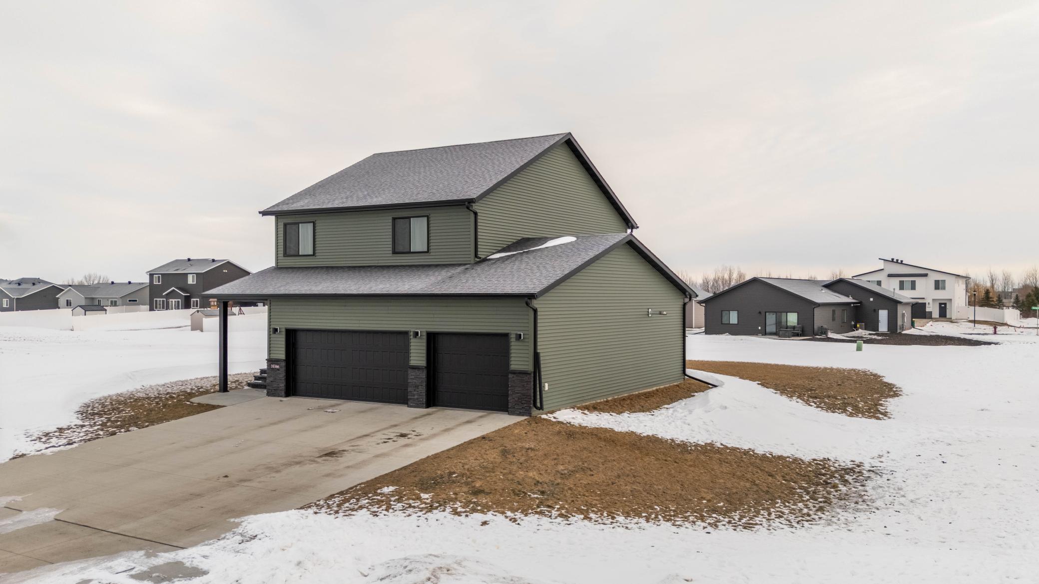 2024 single family home for sale at 10366 73rd Street S in Horace, ND — 4 bed, 4 bath (photo 25 of 50)