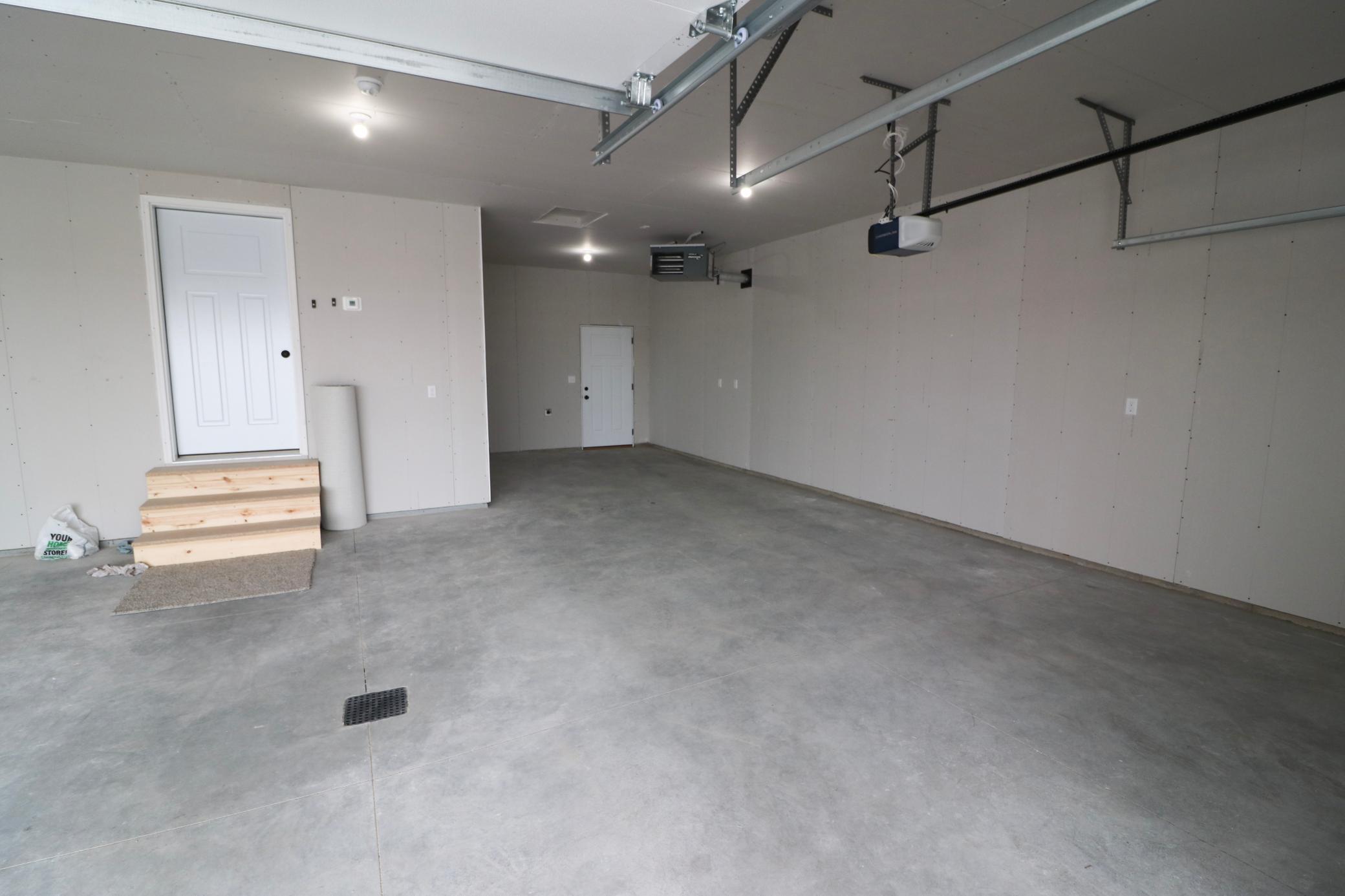 2024 single family home for sale at 10366 73rd Street S in Horace, ND — 4 bed, 4 bath (photo 4 of 50)