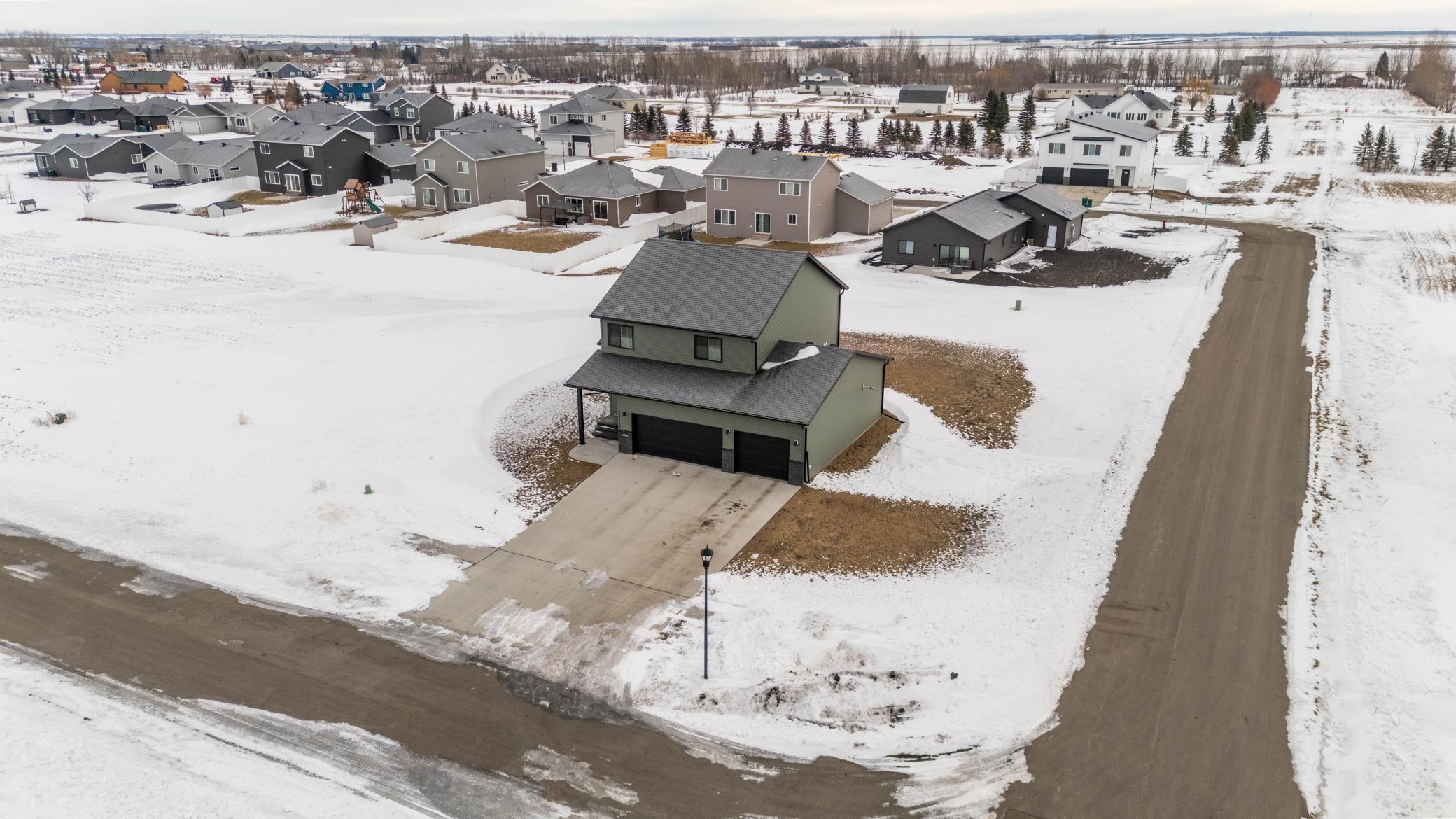 2024 single family home for sale at 10366 73rd Street S in Horace, ND — 4 bed, 4 bath (photo 34 of 50)