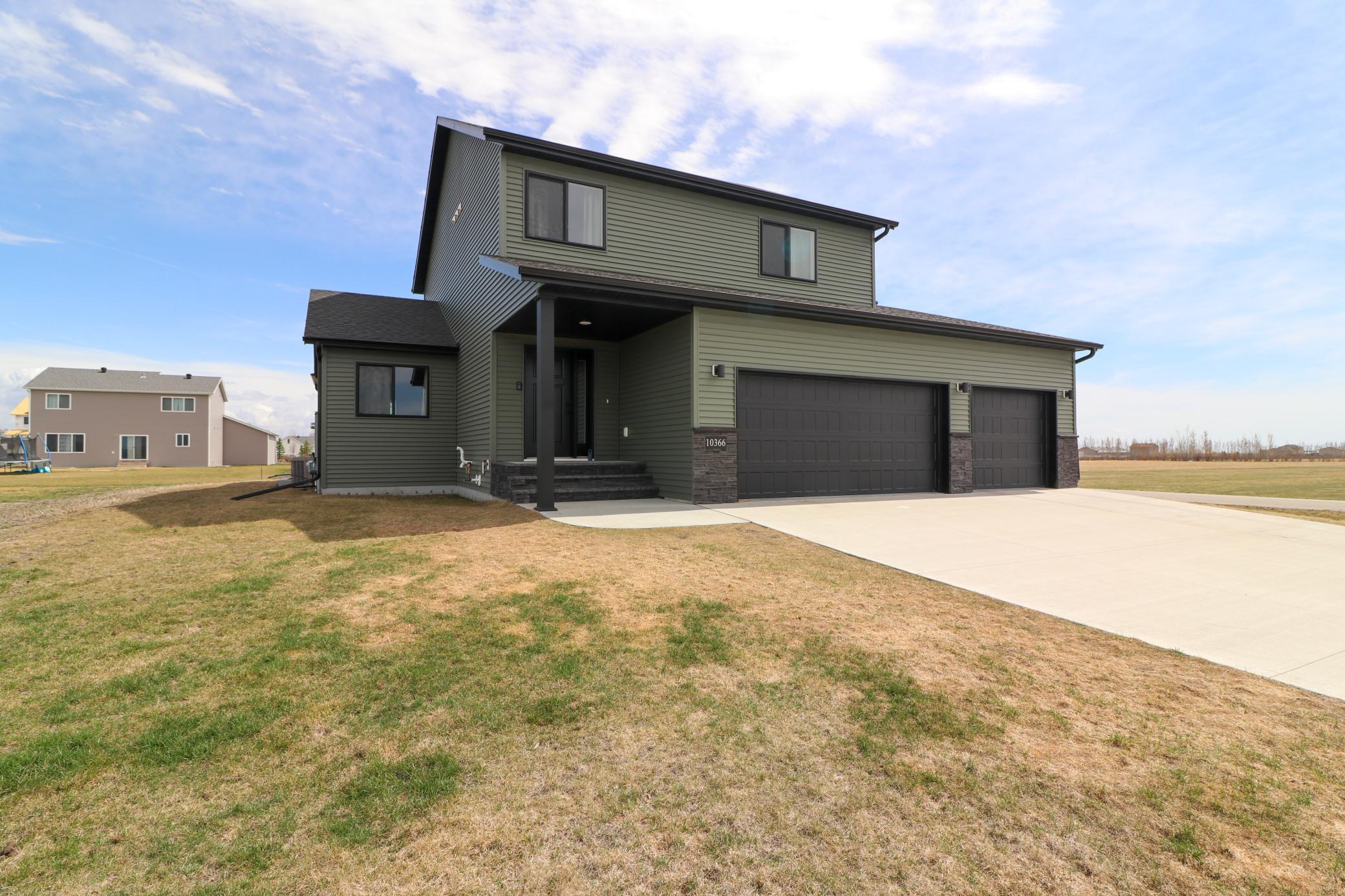 2024 single family home for sale at 10366 73rd Street S in Horace, ND — 4 bed, 4 bath (photo 2 of 51)