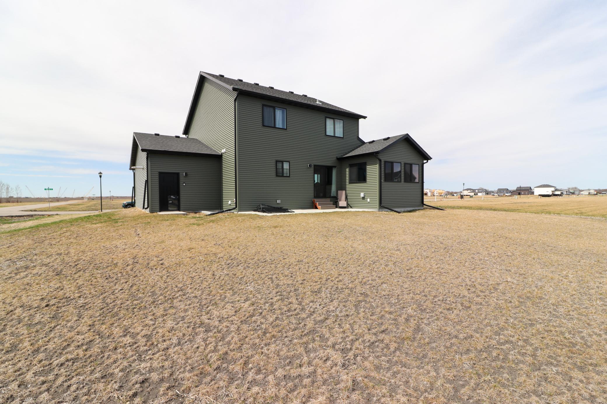 2024 single family home for sale at 10366 73rd Street S in Horace, ND — 4 bed, 4 bath (photo 3 of 51)