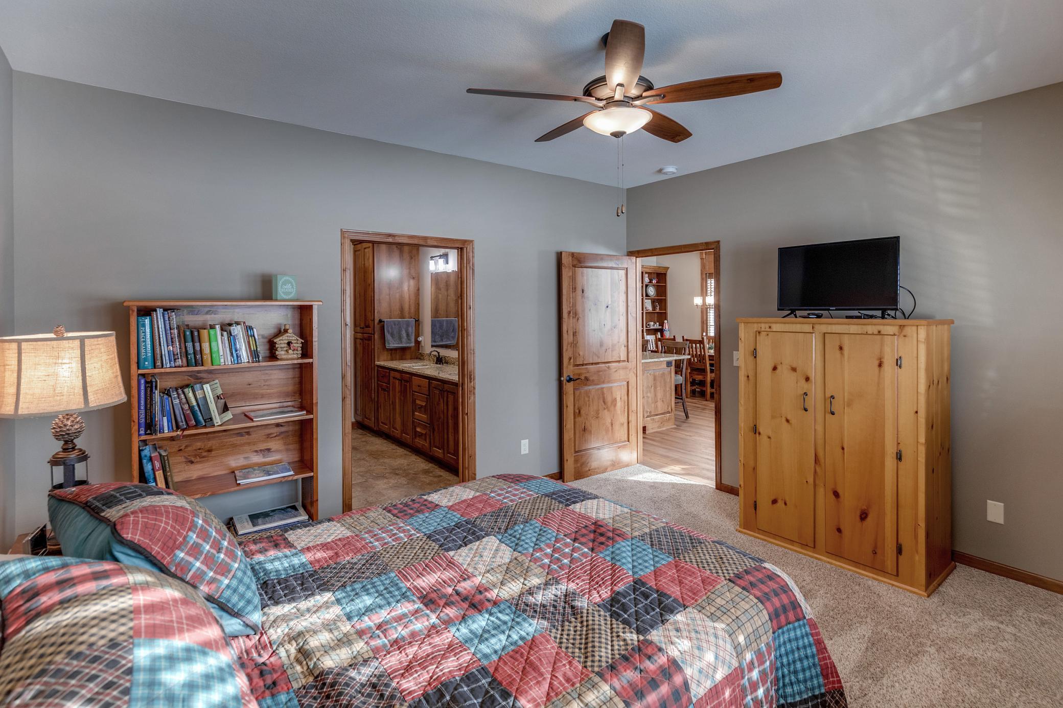 2020 townhouse for sale at 7448 Fairway Lane in Breezy Point, MN — 3 bed, 2 bath (photo 16 of 46)
