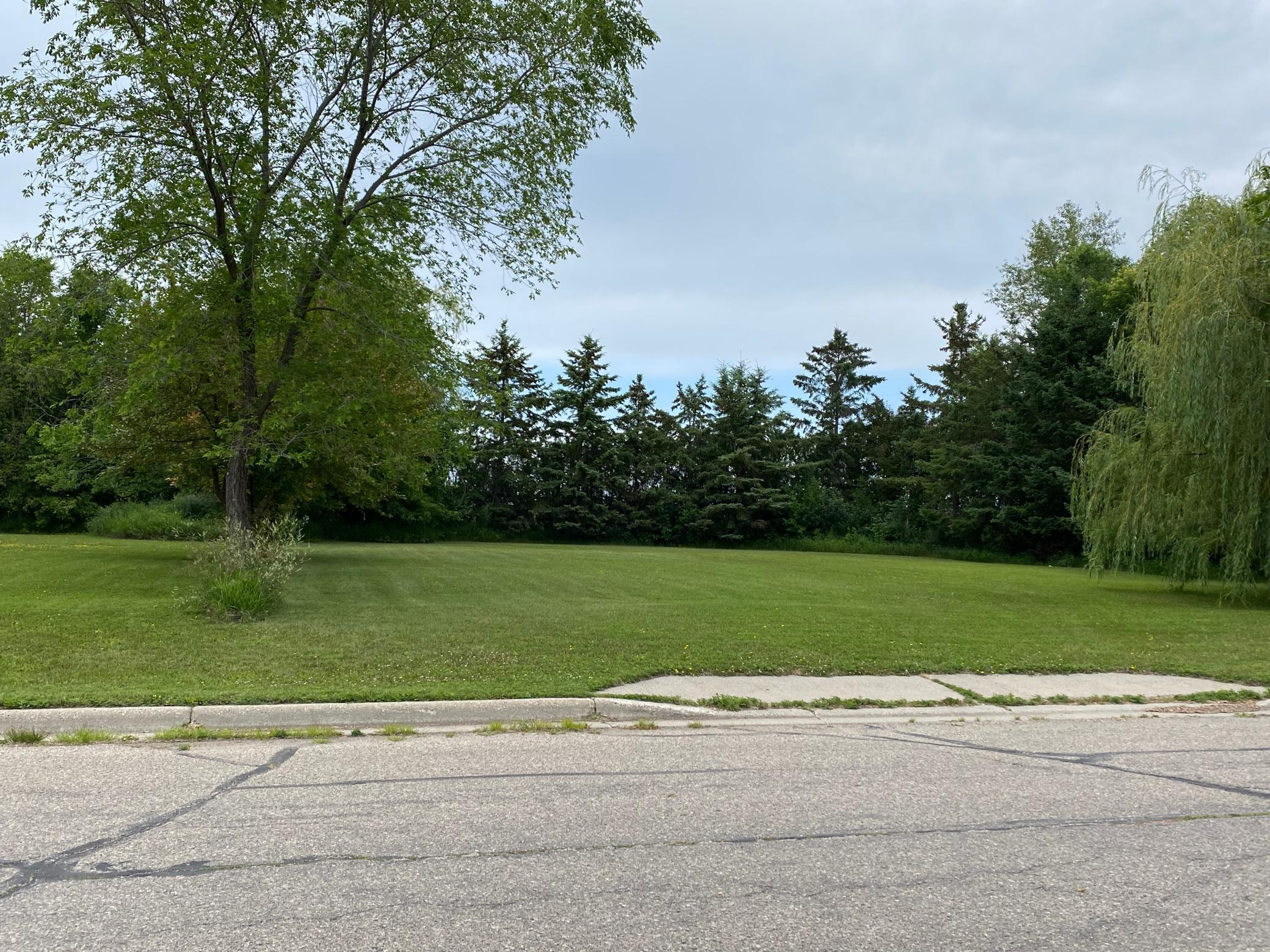 land for sale at 1605 Cardinal Drive N in Thief River Falls, MN (photo 2 of 2)