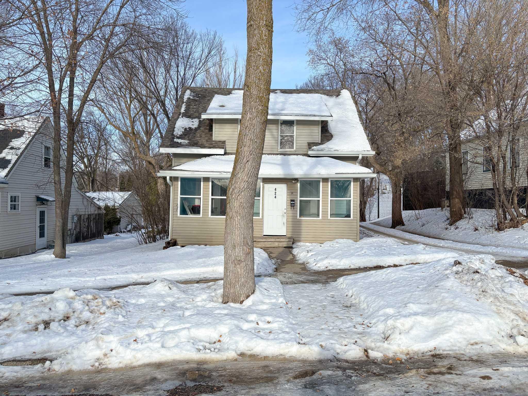 1919 duplex for sale at 424 W Birch Avenue in Fergus Falls, MN — 6 bed, 2 bath (photo 50 of 55)