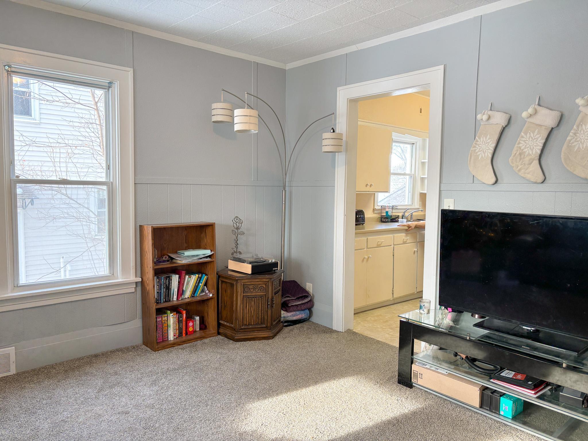 1919 duplex for sale at 424 W Birch Avenue in Fergus Falls, MN — 6 bed, 2 bath (photo 6 of 55)