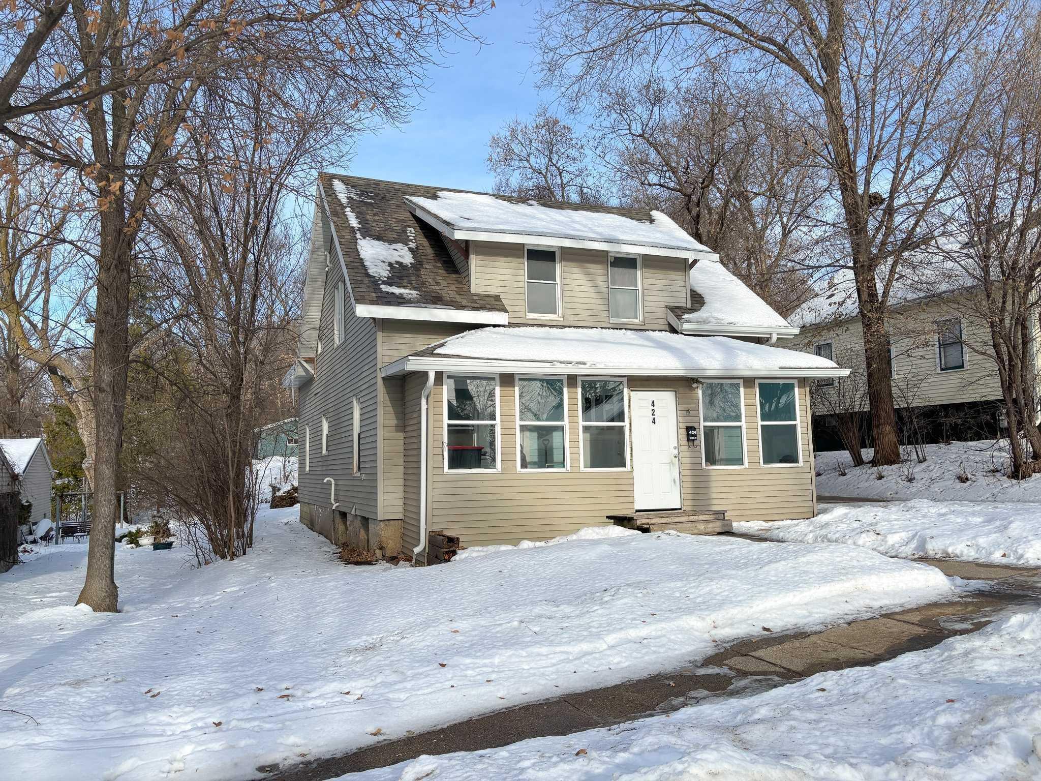 1919 duplex for sale at 424 W Birch Avenue in Fergus Falls, MN — 6 bed, 2 bath (photo 51 of 55)