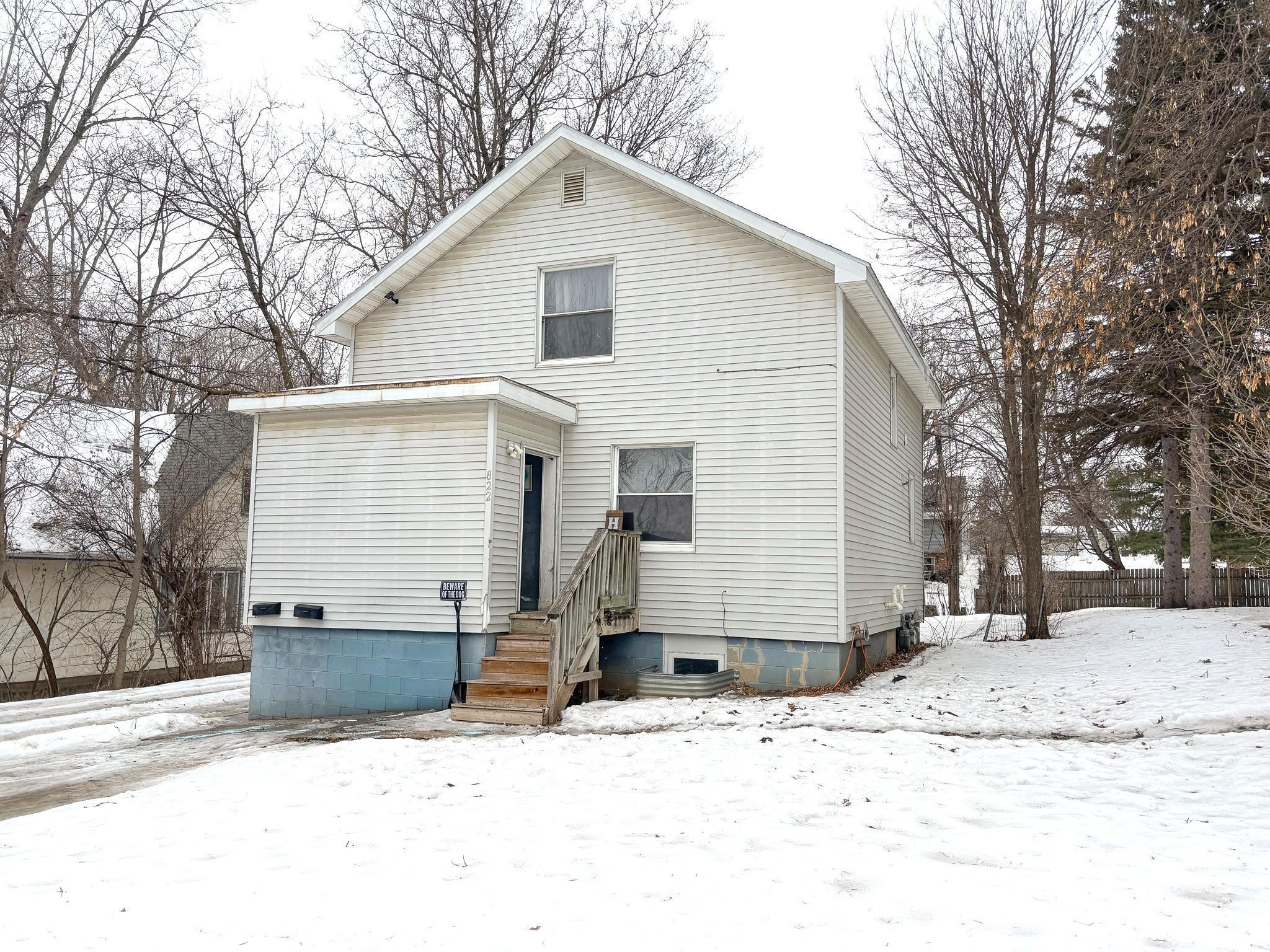 1928 duplex for sale at 822 W Maple Avenue in Fergus Falls, MN — 5 bed, 2 bath (photo 2 of 43)