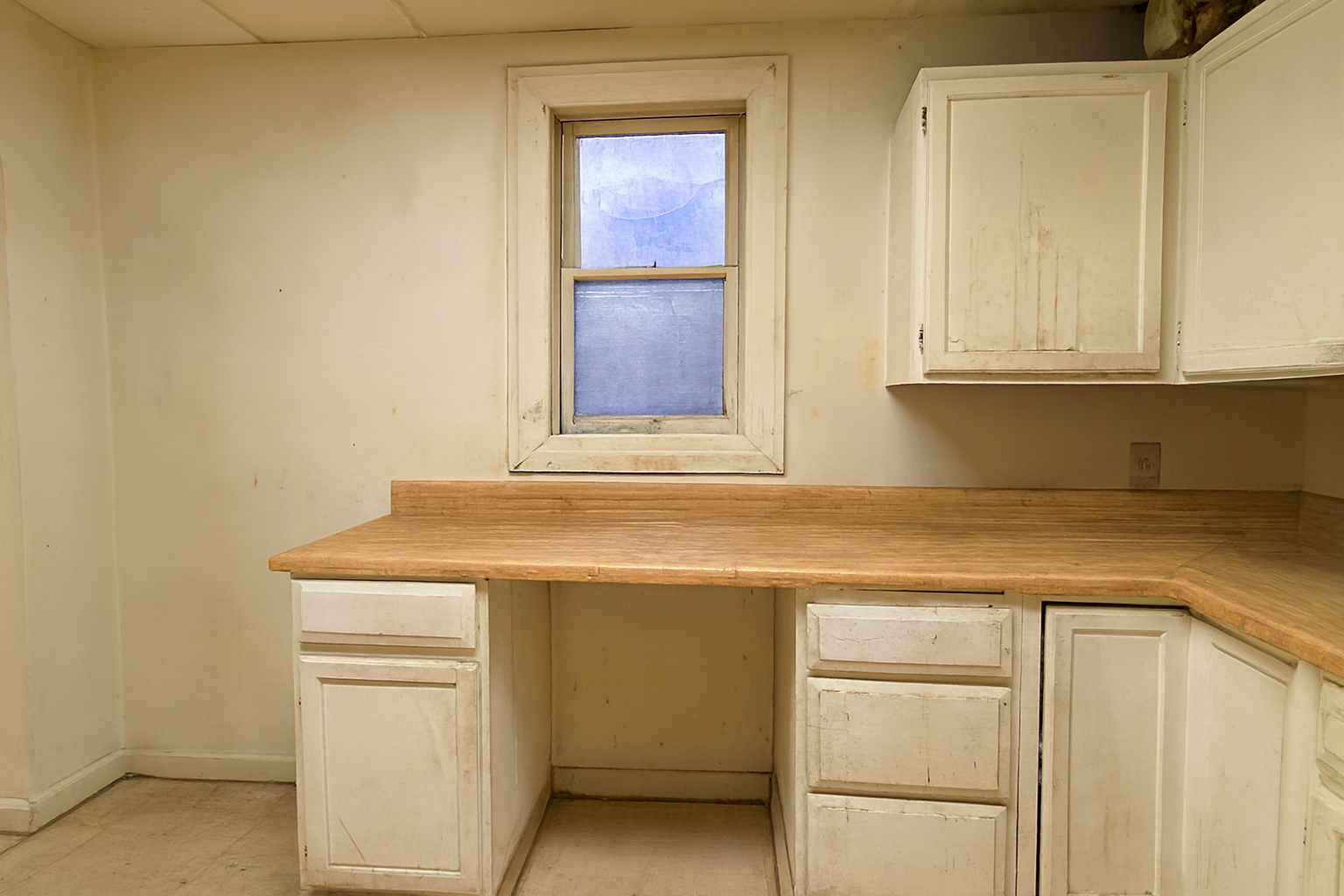 1928 duplex for sale at 822 W Maple Avenue in Fergus Falls, MN — 5 bed, 2 bath (photo 11 of 43)