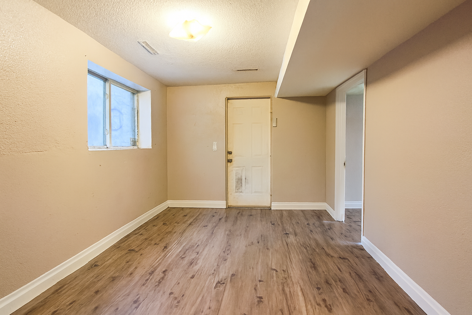1928 duplex for sale at 822 W Maple Avenue in Fergus Falls, MN — 5 bed, 2 bath (photo 28 of 43)