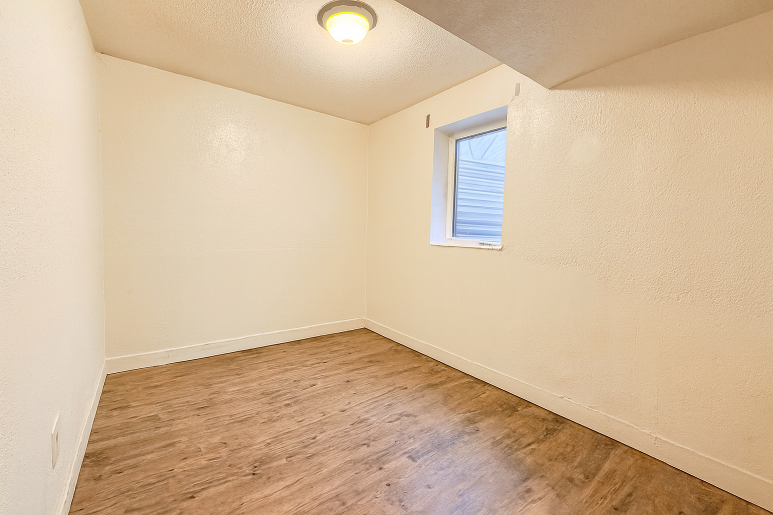 1928 duplex for sale at 822 W Maple Avenue in Fergus Falls, MN — 5 bed, 2 bath (photo 35 of 43)