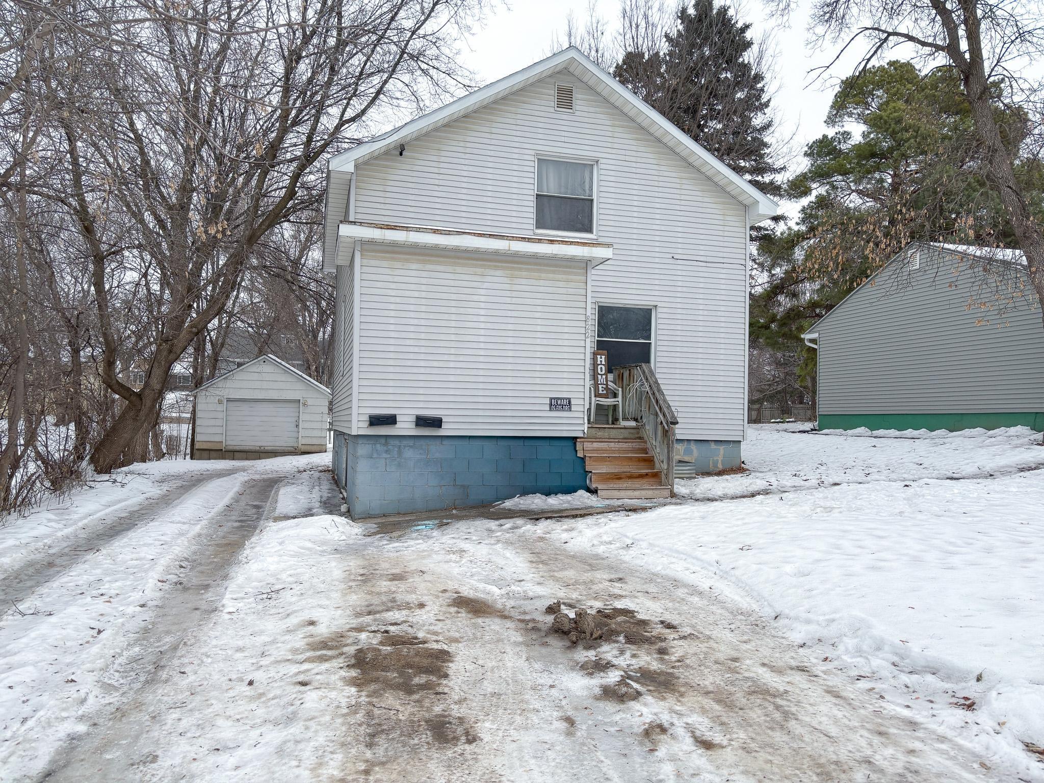 1928 duplex for sale at 822 W Maple Avenue in Fergus Falls, MN — 5 bed, 2 bath (photo 38 of 43)