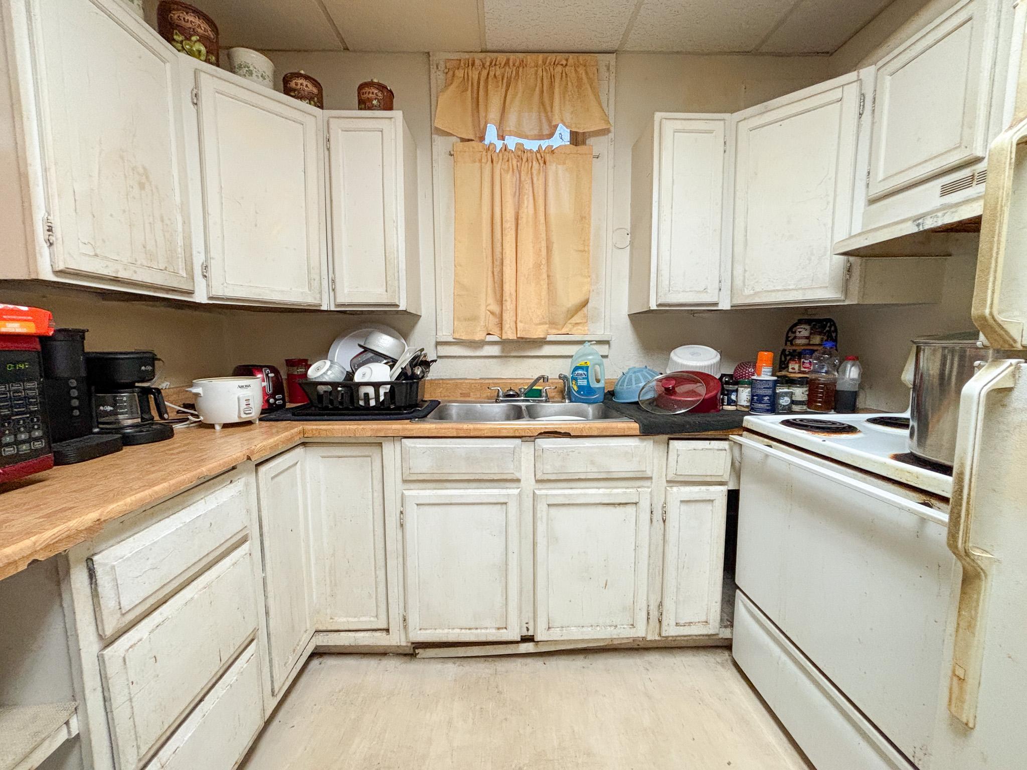 1928 duplex for sale at 822 W Maple Avenue in Fergus Falls, MN — 5 bed, 2 bath (photo 10 of 43)