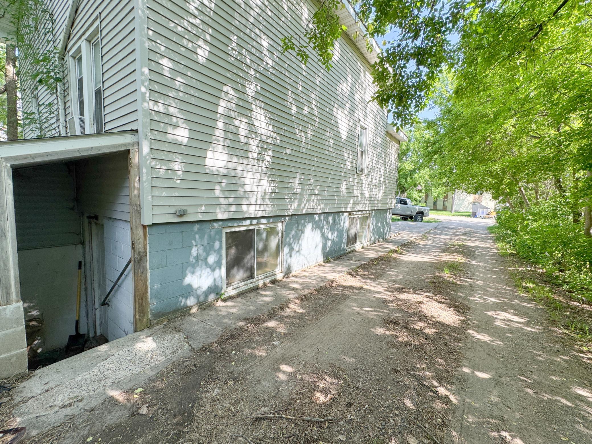 1928 duplex for sale at 822 W Maple Avenue in Fergus Falls, MN — 5 bed, 2 bath (photo 41 of 45)
