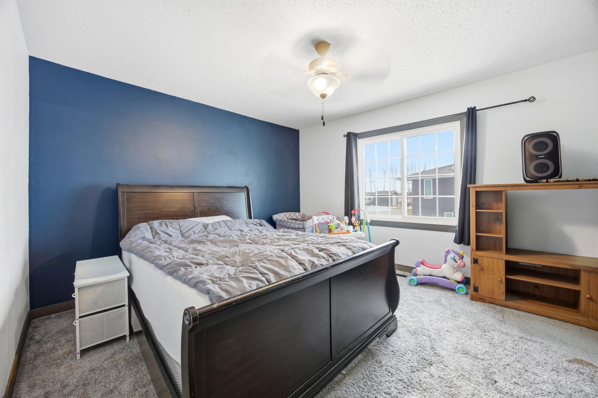 213 5th Street NW, Gwinner ND 58040 - Photo 11 of 25
