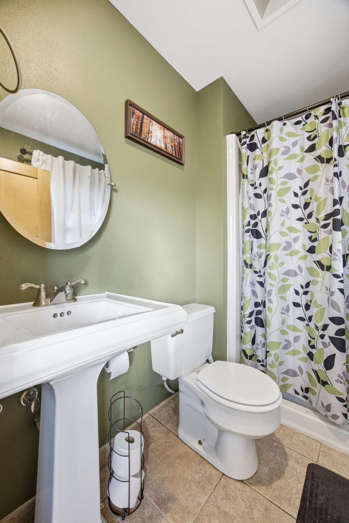 213 5th Street NW, Gwinner ND 58040 - Photo 15 of 25