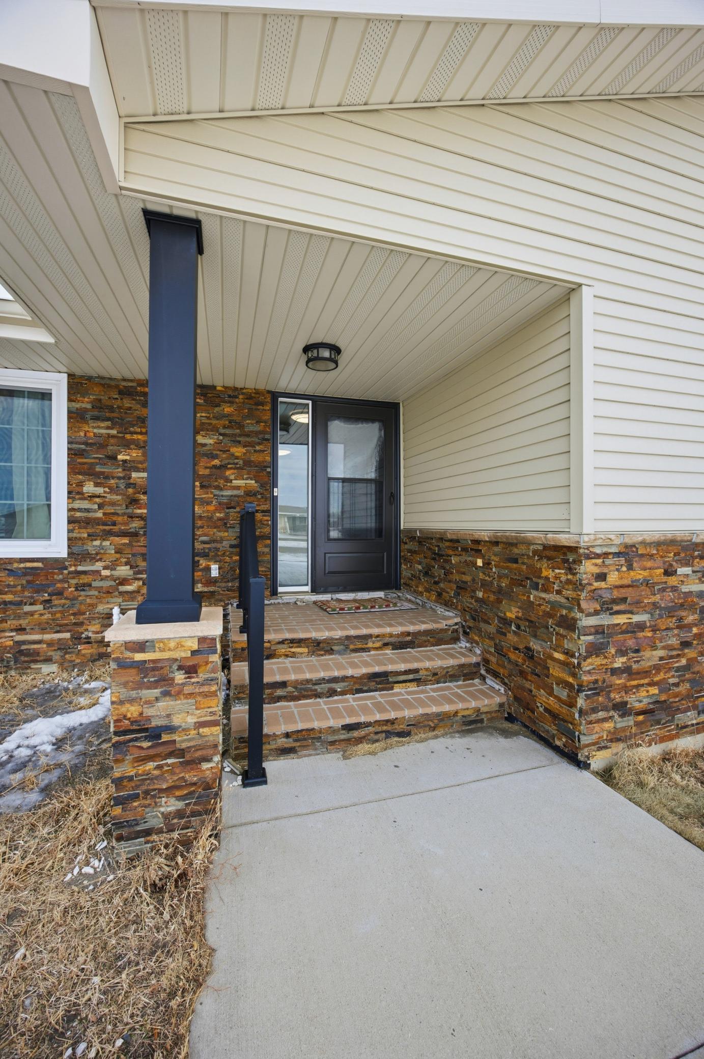 213 5th Street NW, Gwinner ND 58040 - Photo 3 of 25