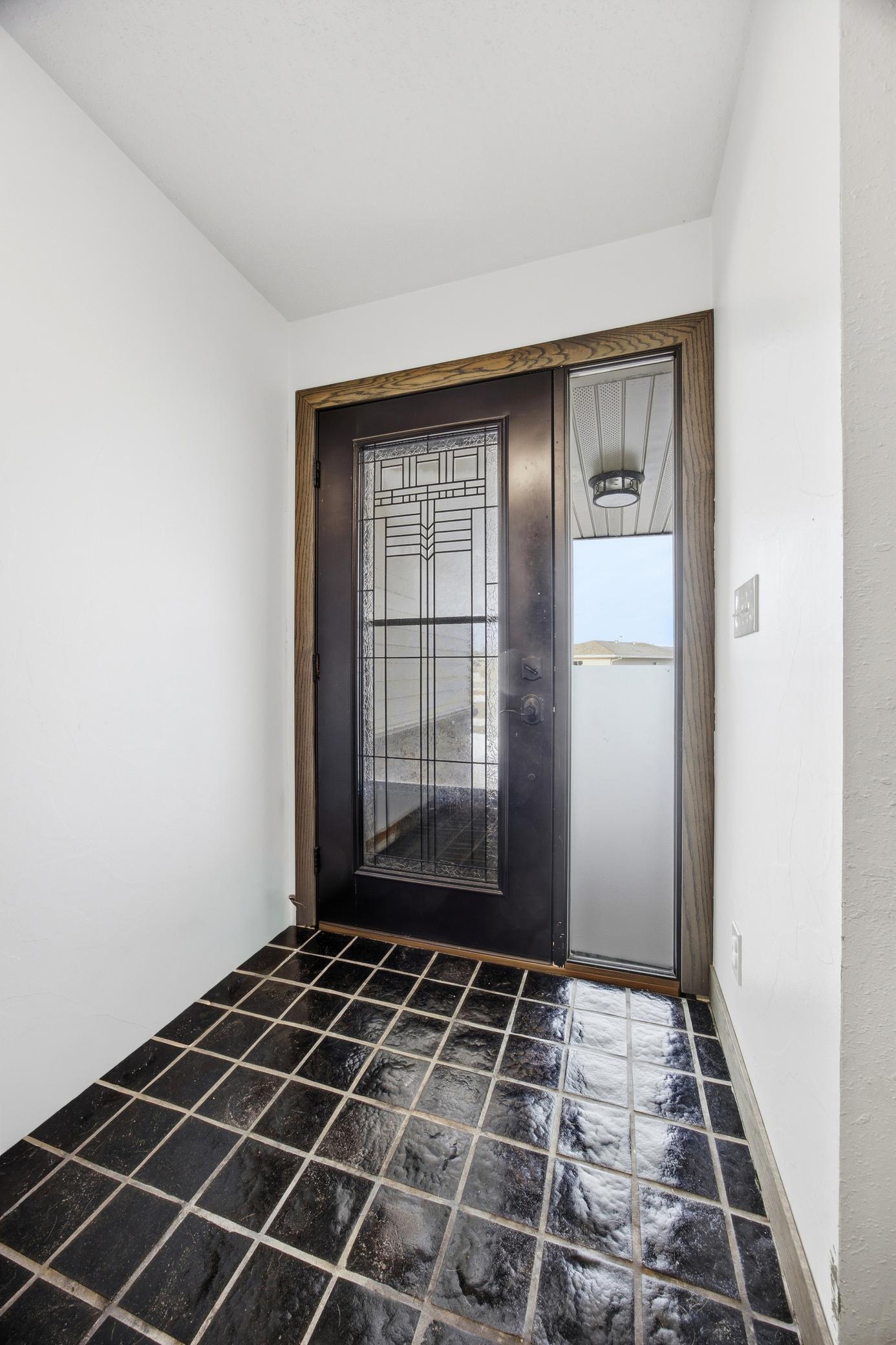 213 5th Street NW, Gwinner ND 58040 - Photo 4 of 25