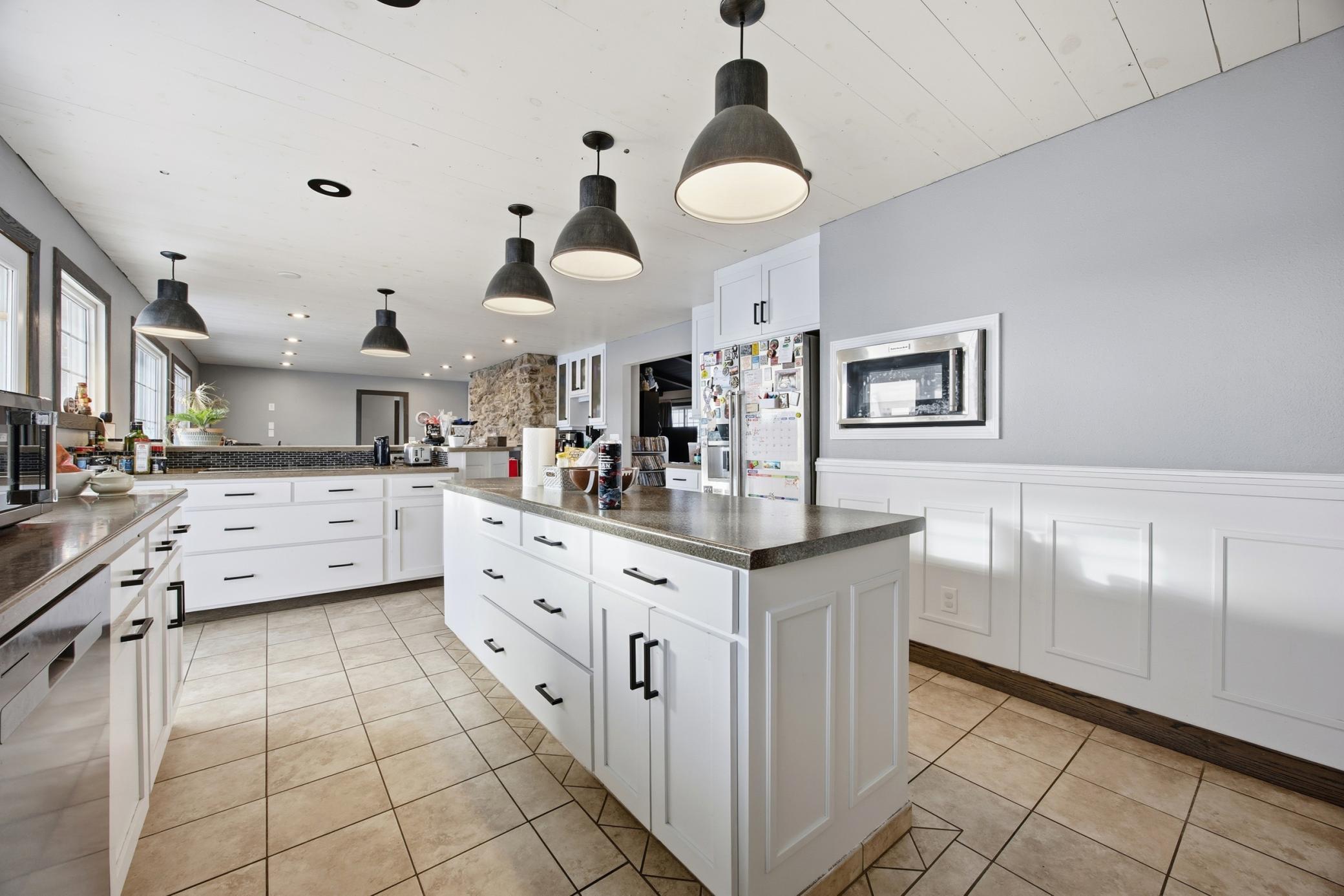 213 5th Street NW, Gwinner ND 58040 - Photo 7 of 25