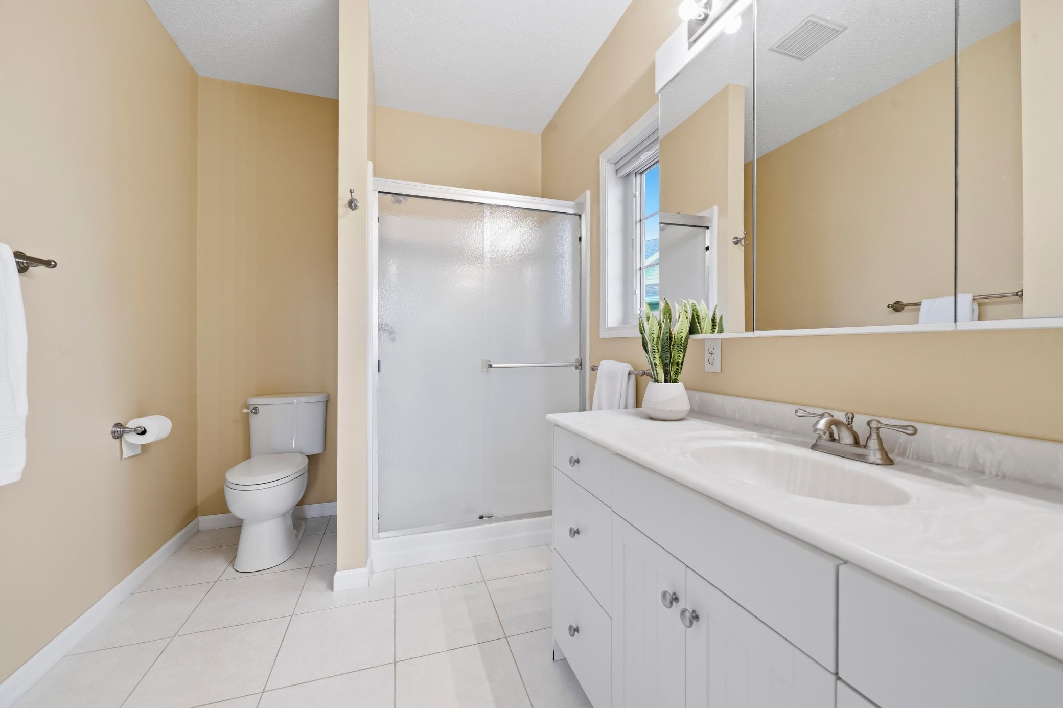 2004 single family home for sale at 302 Ashley Court in Alexandria, MN — 4 bed, 3 bath (photo 18 of 38)