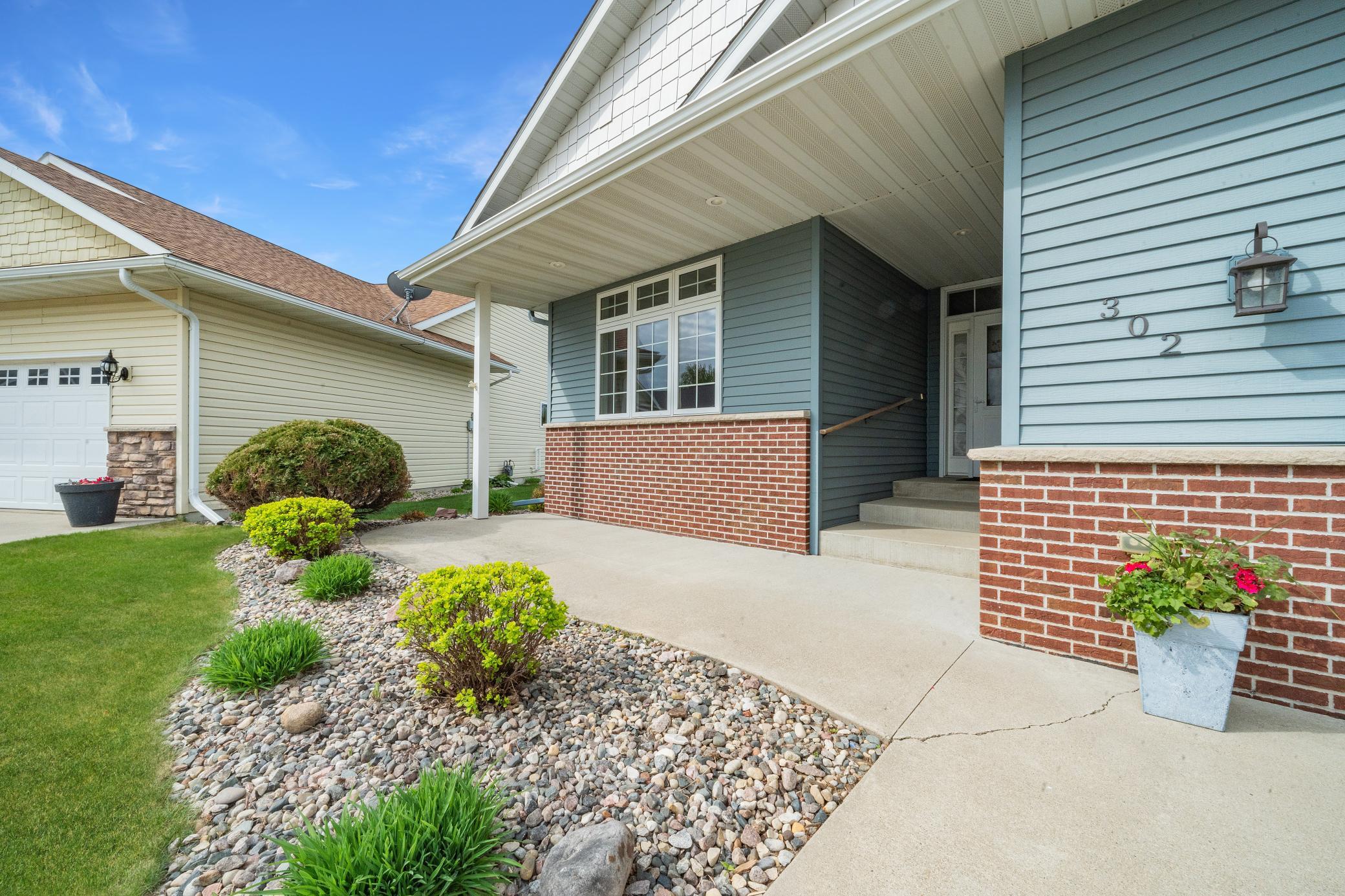 2004 single family home for sale at 302 Ashley Court in Alexandria, MN — 4 bed, 3 bath (photo 36 of 38)