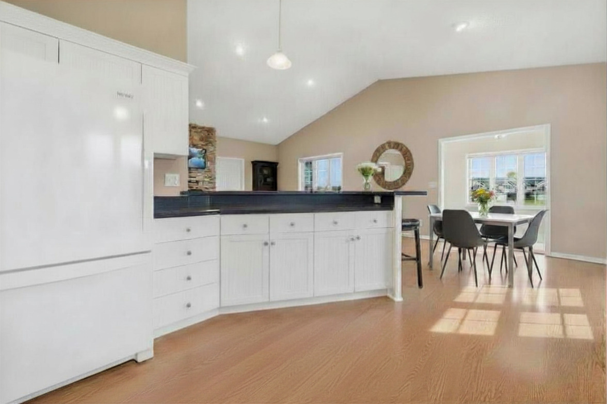 2004 single family home for sale at 302 Ashley Court in Alexandria, MN — 4 bed, 3 bath (photo 7 of 38)