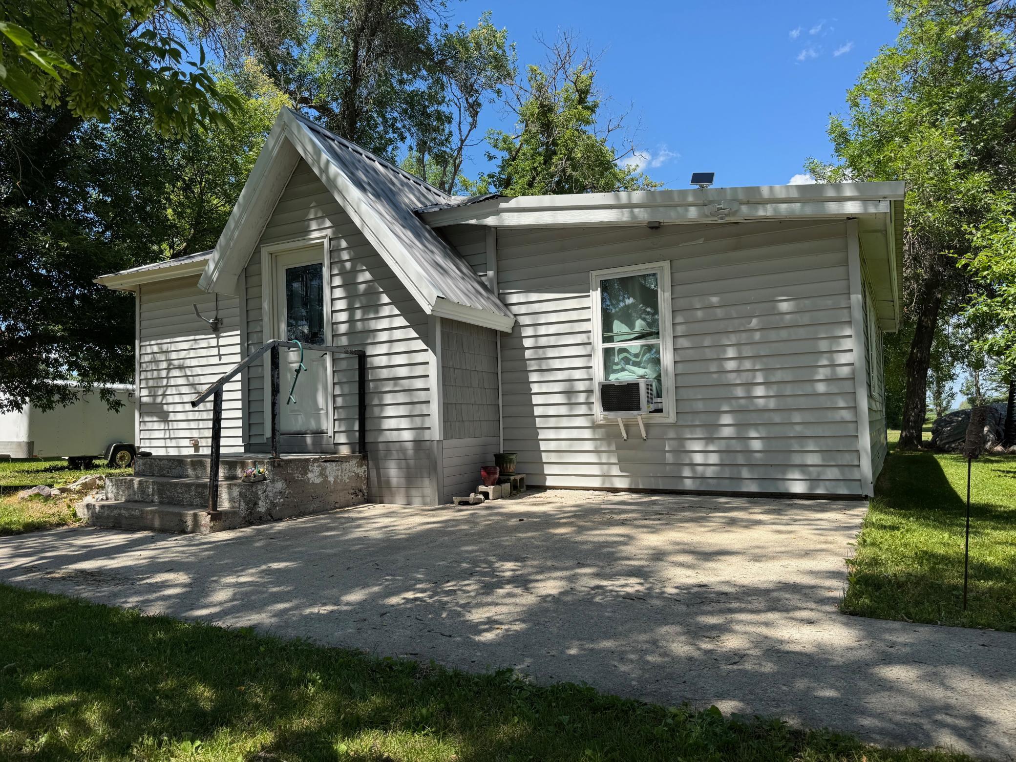 1900 single family home for sale at 40149 181st Street in Wannaska, MN — 2 bed, 1 bath
