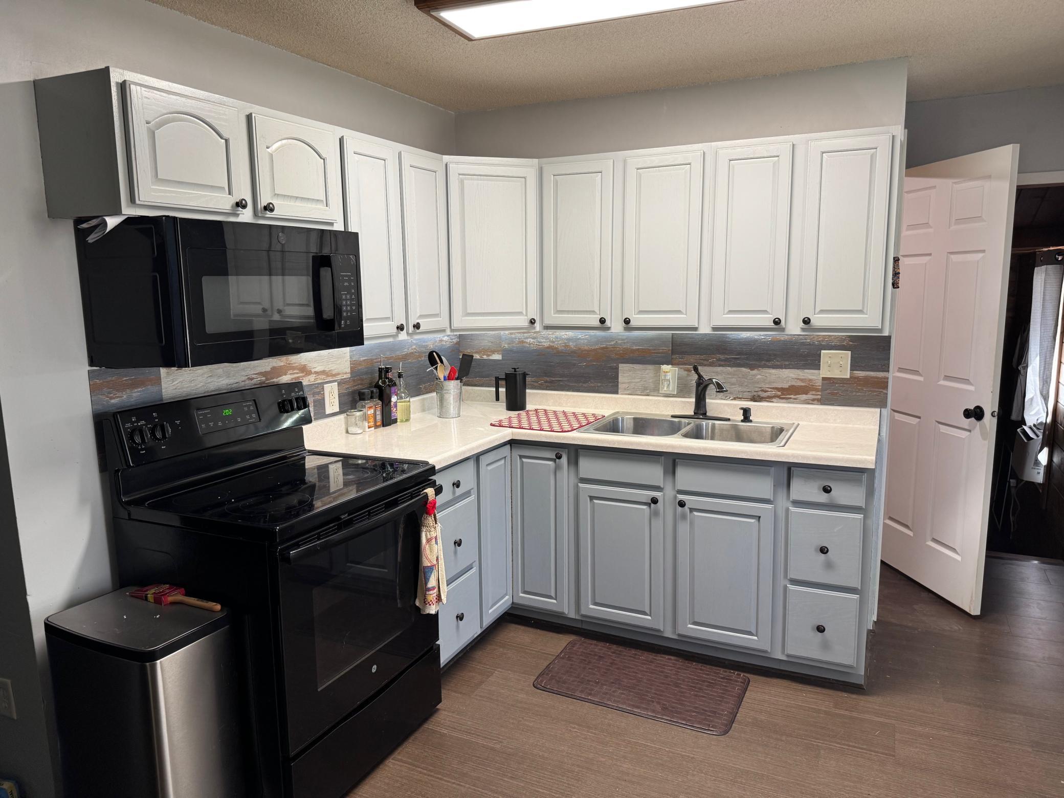 1900 single family home for sale at 40149 181st Street in Wannaska, MN — 2 bed, 1 bath (photo 2 of 15)