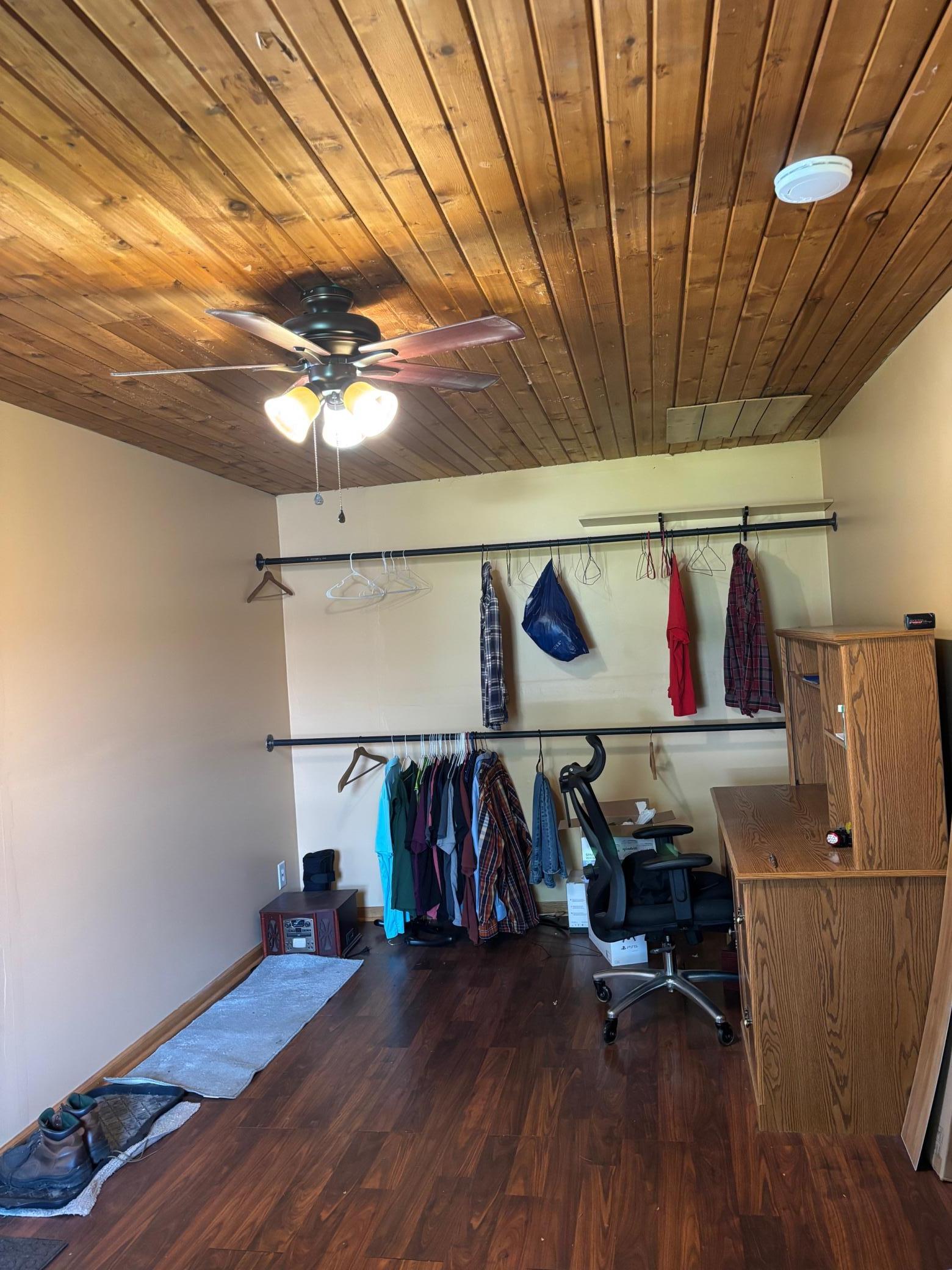 1900 single family home for sale at 40149 181st Street in Wannaska, MN — 2 bed, 1 bath (photo 11 of 15)
