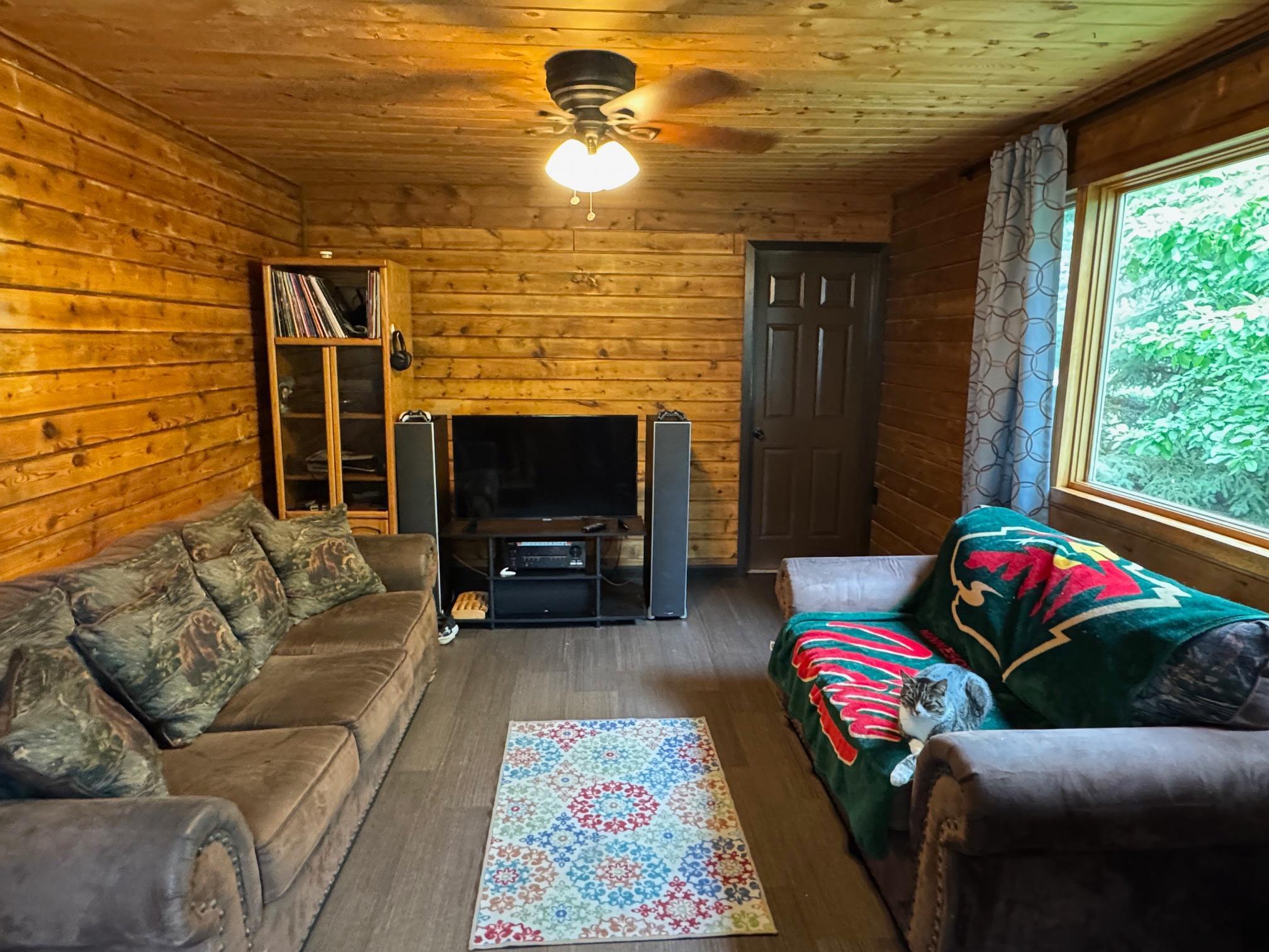 1900 single family home for sale at 40149 181st Street in Wannaska, MN — 2 bed, 1 bath (photo 7 of 15)