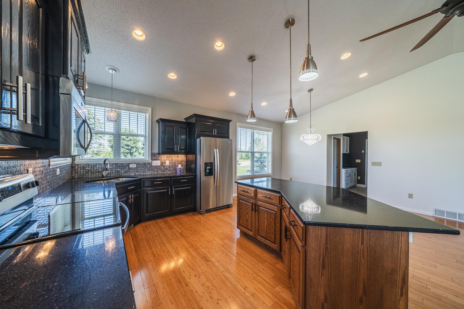 2008 twin home for sale at 20623 County Highway 21 in Detroit Lakes, MN — 4 bed, 3 bath (photo 23 of 45)
