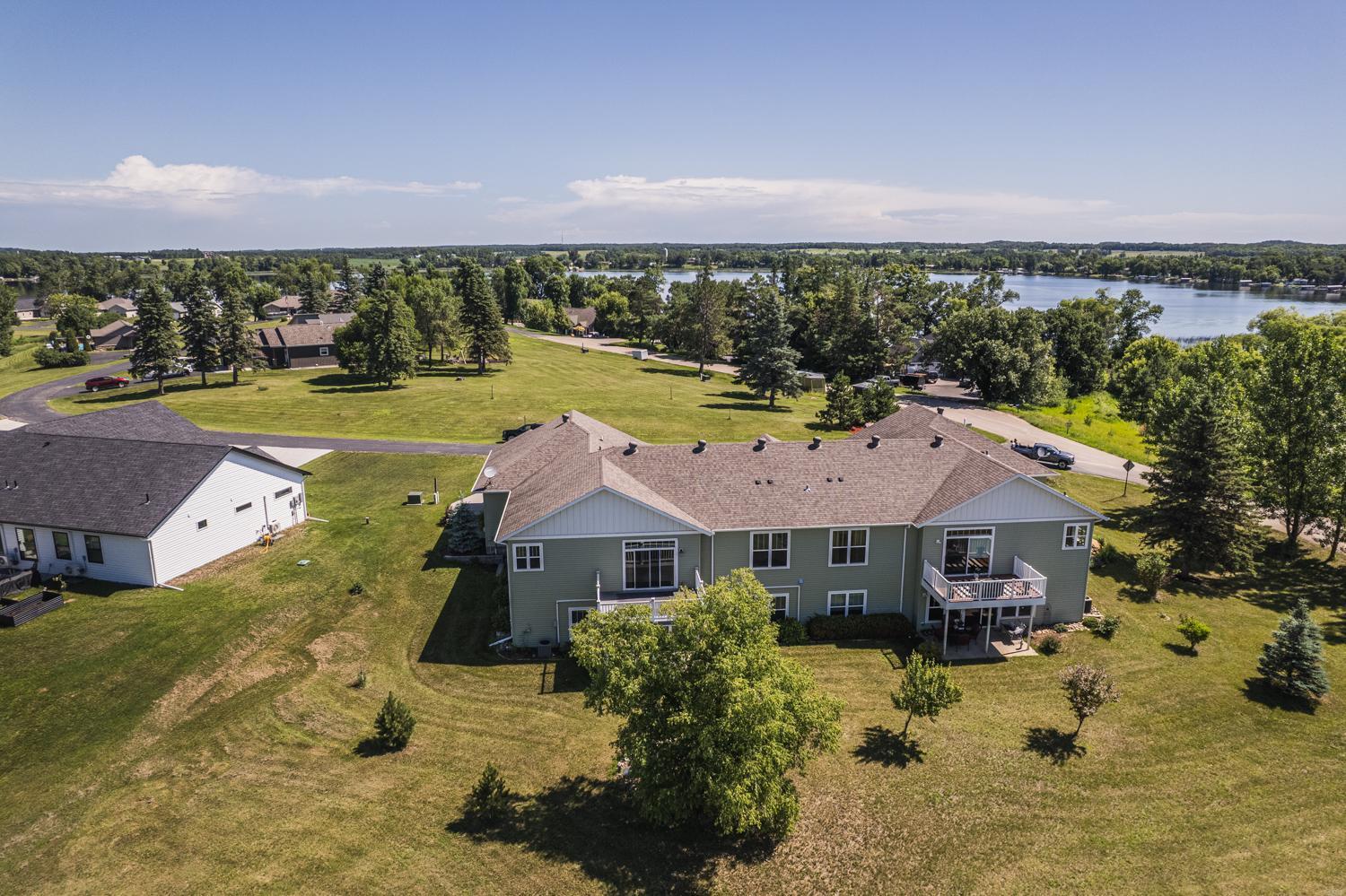 2008 twin home for sale at 20623 County Highway 21 in Detroit Lakes, MN — 4 bed, 3 bath (photo 4 of 45)