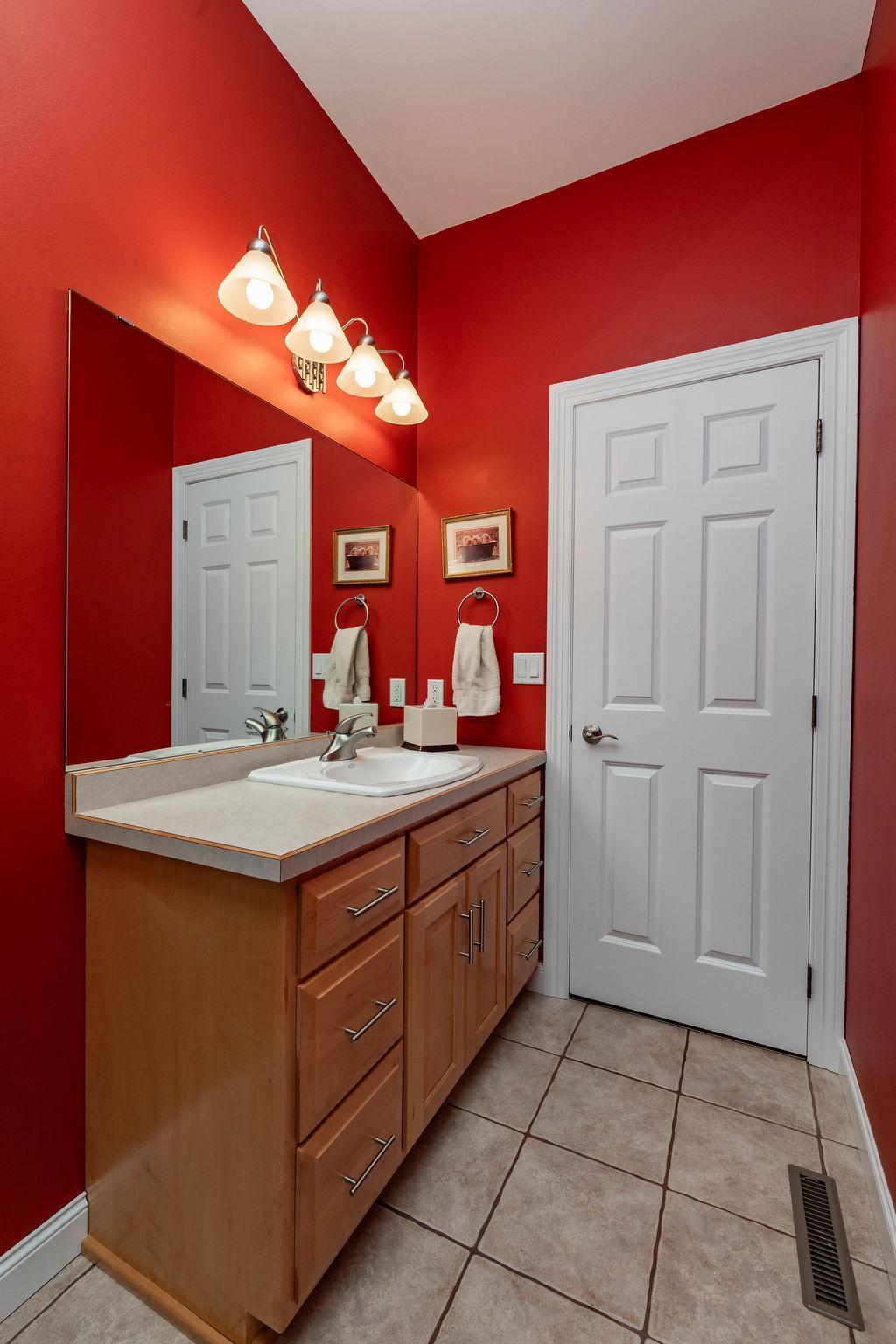 715 Northridge Way, West Fargo ND 58078 - Photo 15 of 30