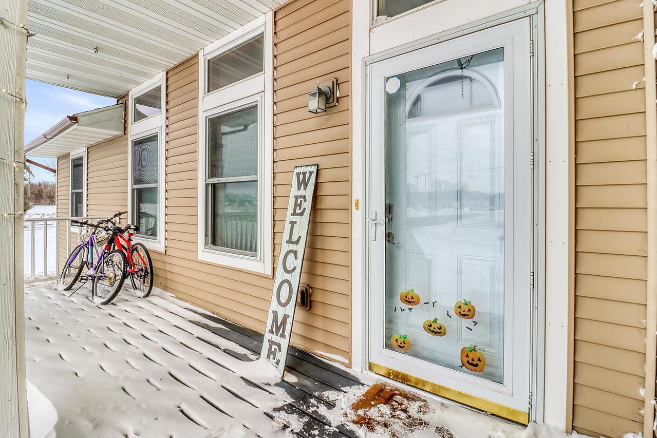 2013 single family home for sale at 302 Chicago Avenue in Breckenridge, MN — 4 bed, 3 bath (photo 2 of 40)