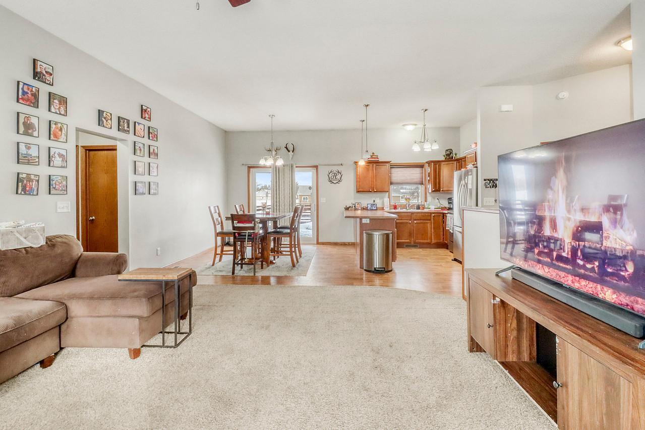 2013 single family home for sale at 302 Chicago Avenue in Breckenridge, MN — 4 bed, 3 bath (photo 11 of 40)