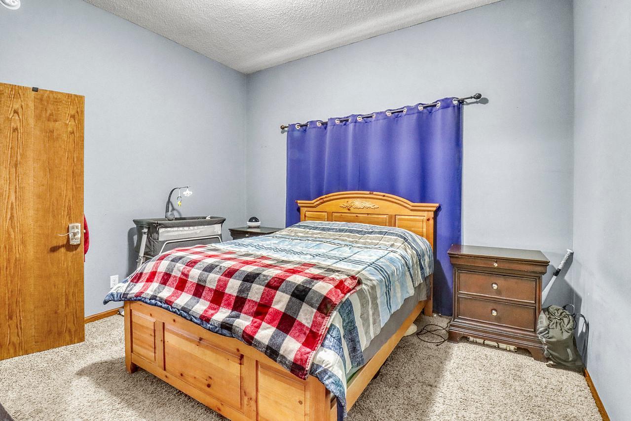2013 single family home for sale at 302 Chicago Avenue in Breckenridge, MN — 4 bed, 3 bath (photo 15 of 40)