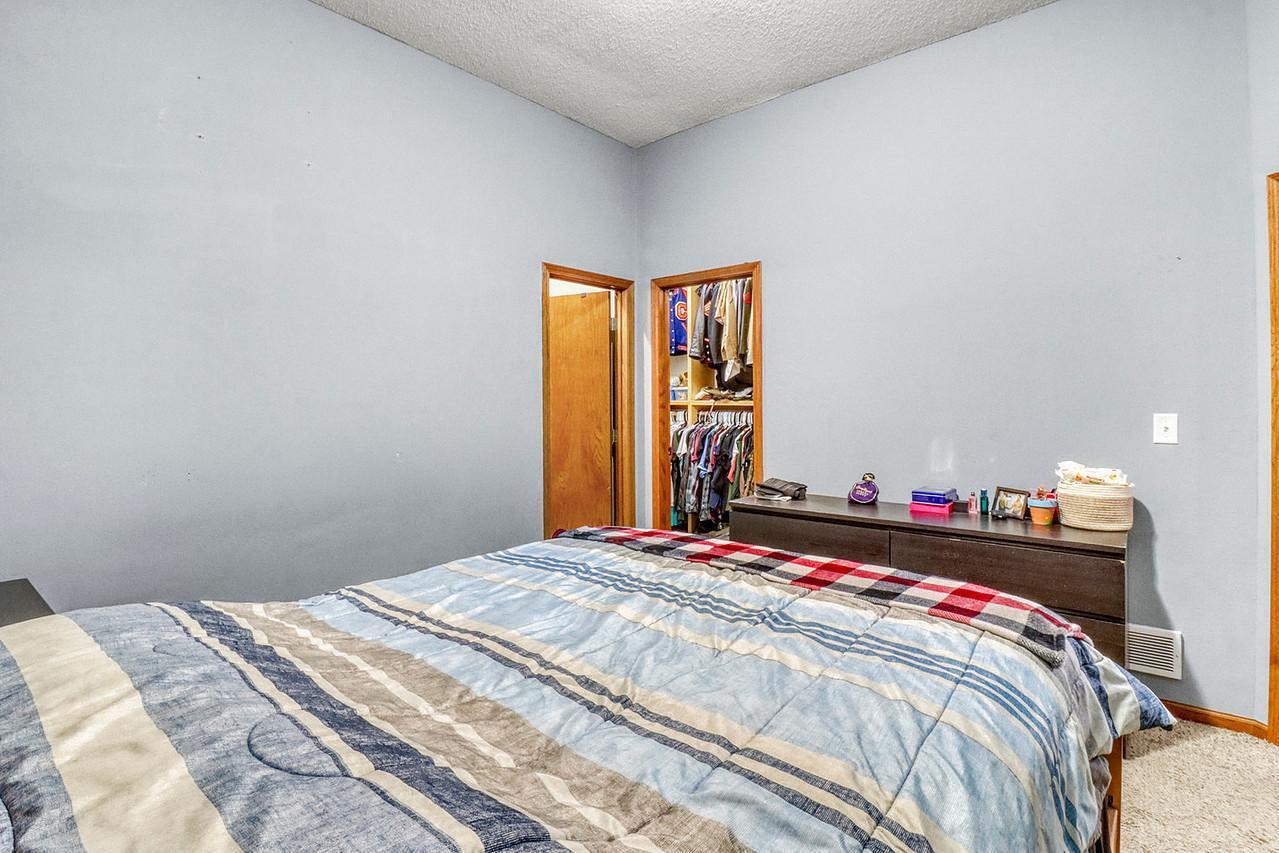 2013 single family home for sale at 302 Chicago Avenue in Breckenridge, MN — 4 bed, 3 bath (photo 16 of 40)