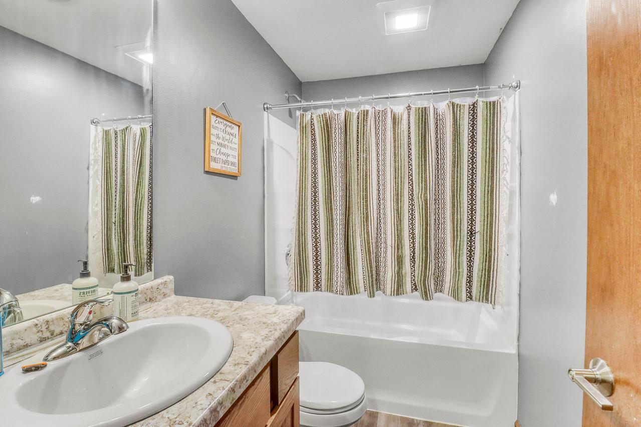 2013 single family home for sale at 302 Chicago Avenue in Breckenridge, MN — 4 bed, 3 bath (photo 25 of 40)