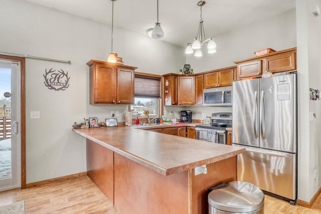 2013 single family home for sale at 302 Chicago Avenue in Breckenridge, MN — 4 bed, 3 bath (photo 4 of 40)