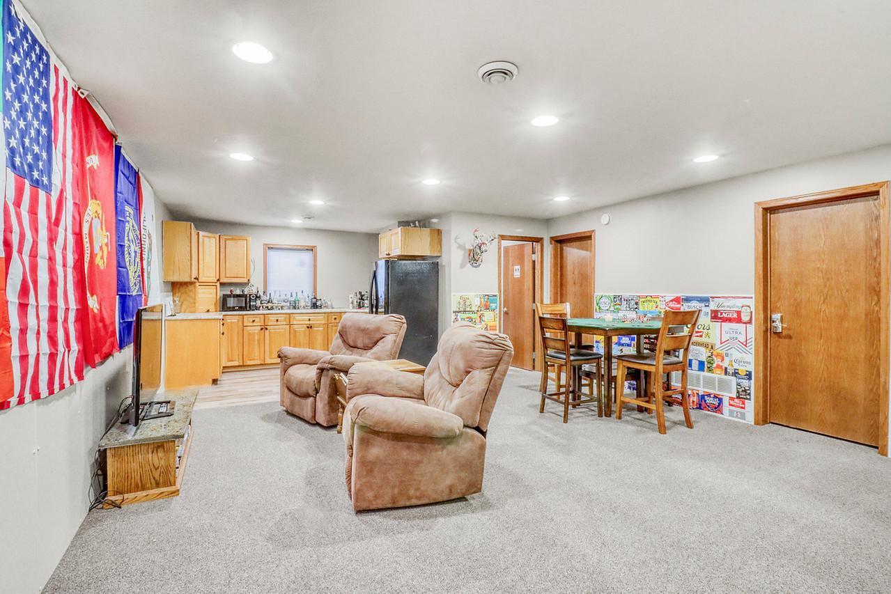 2013 single family home for sale at 302 Chicago Avenue in Breckenridge, MN — 4 bed, 3 bath (photo 32 of 40)
