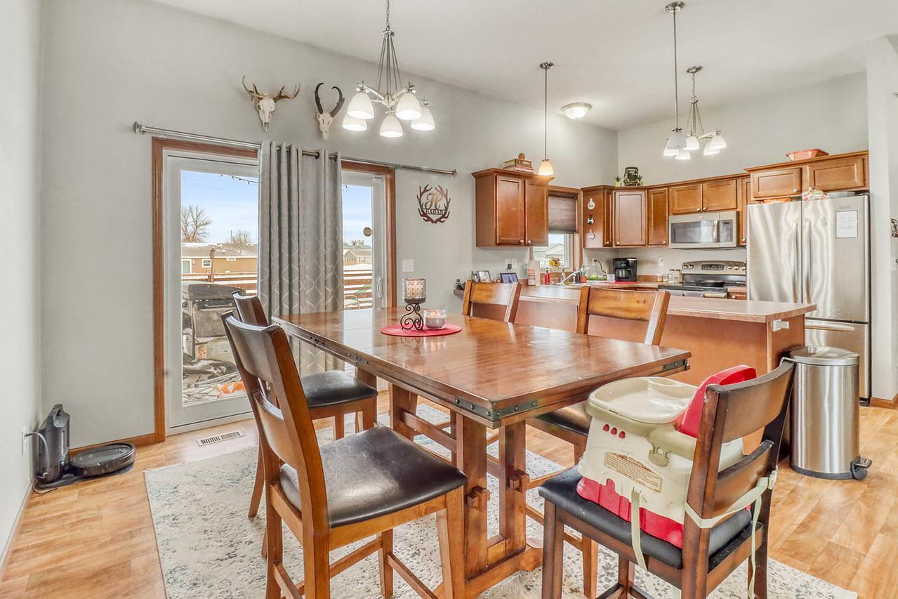 2013 single family home for sale at 302 Chicago Avenue in Breckenridge, MN — 4 bed, 3 bath (photo 9 of 40)