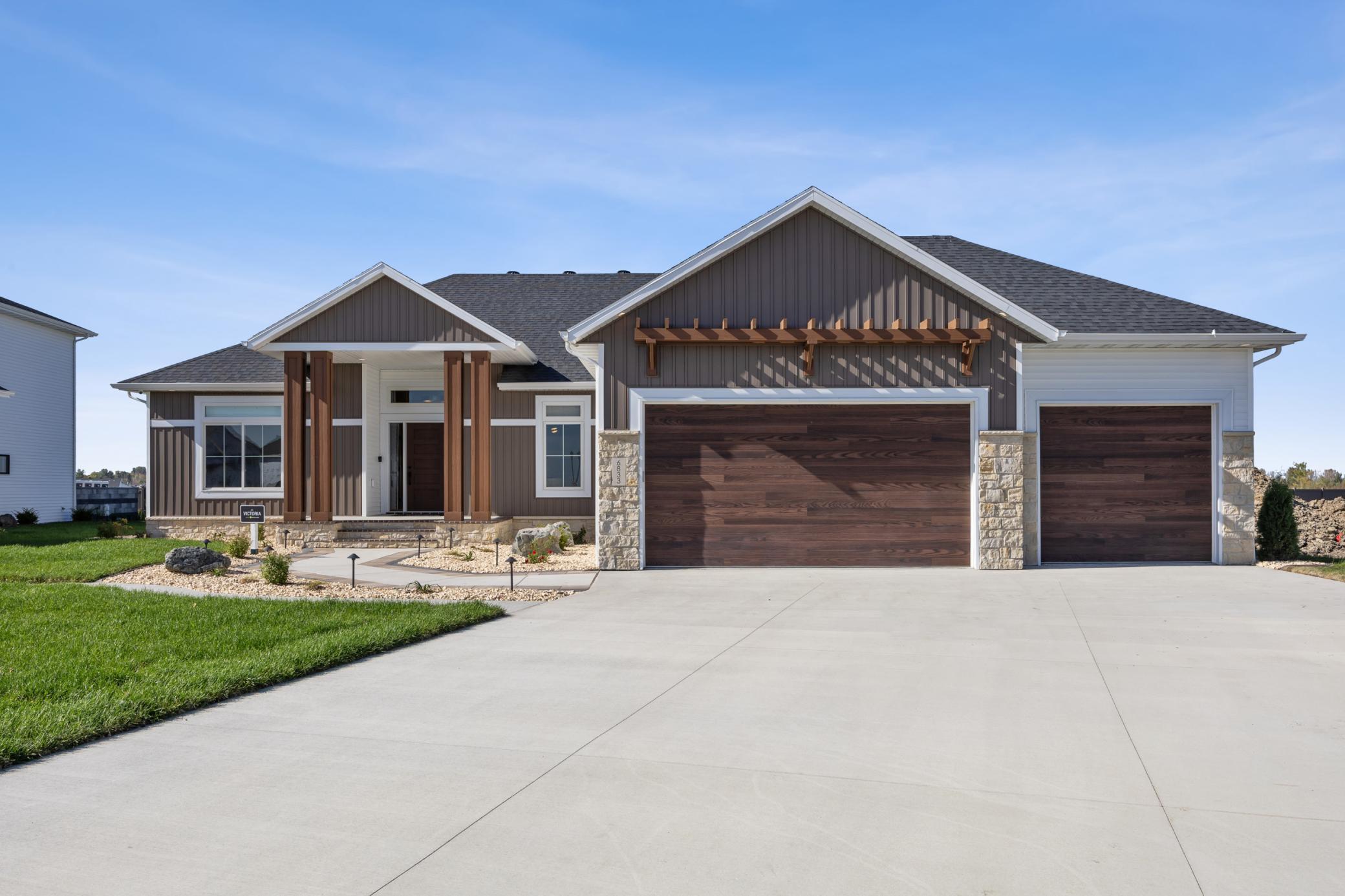 Open house at 6833 Sunrise Point, Horace