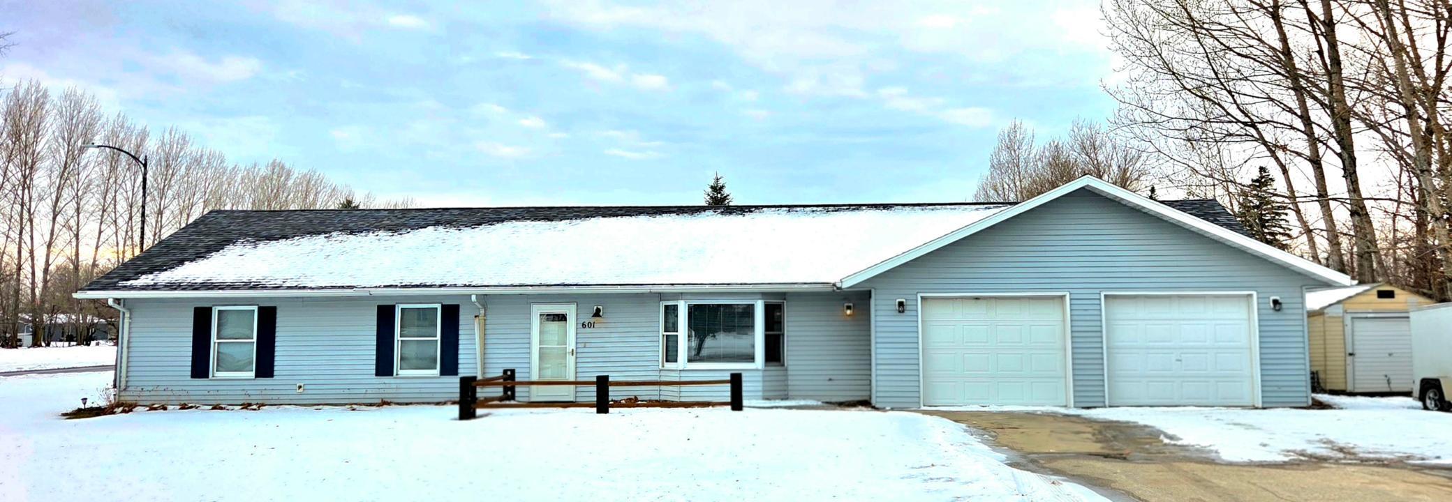 1998 single family home for sale at 601 4th Street NW in Twin Valley, MN — 4 bed, 3 bath
