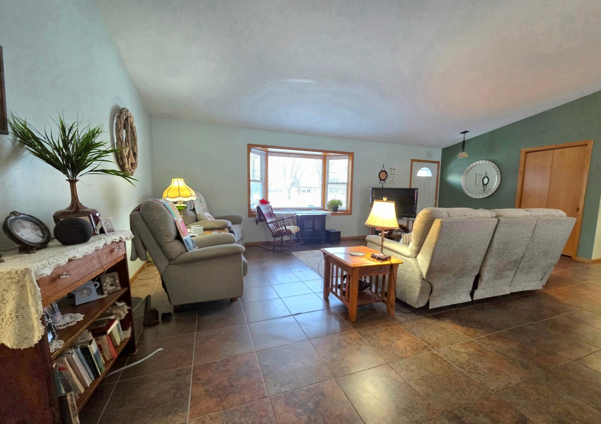 1998 single family home for sale at 601 4th Street NW in Twin Valley, MN — 4 bed, 3 bath (photo 13 of 25)