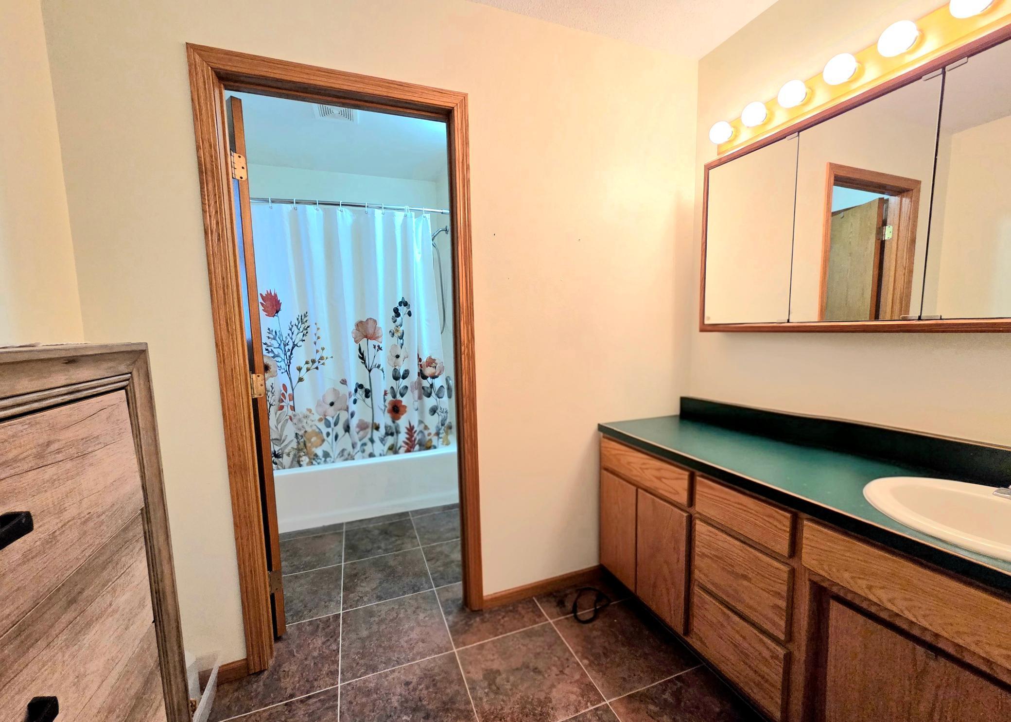 1998 single family home for sale at 601 4th Street NW in Twin Valley, MN — 4 bed, 3 bath (photo 20 of 25)