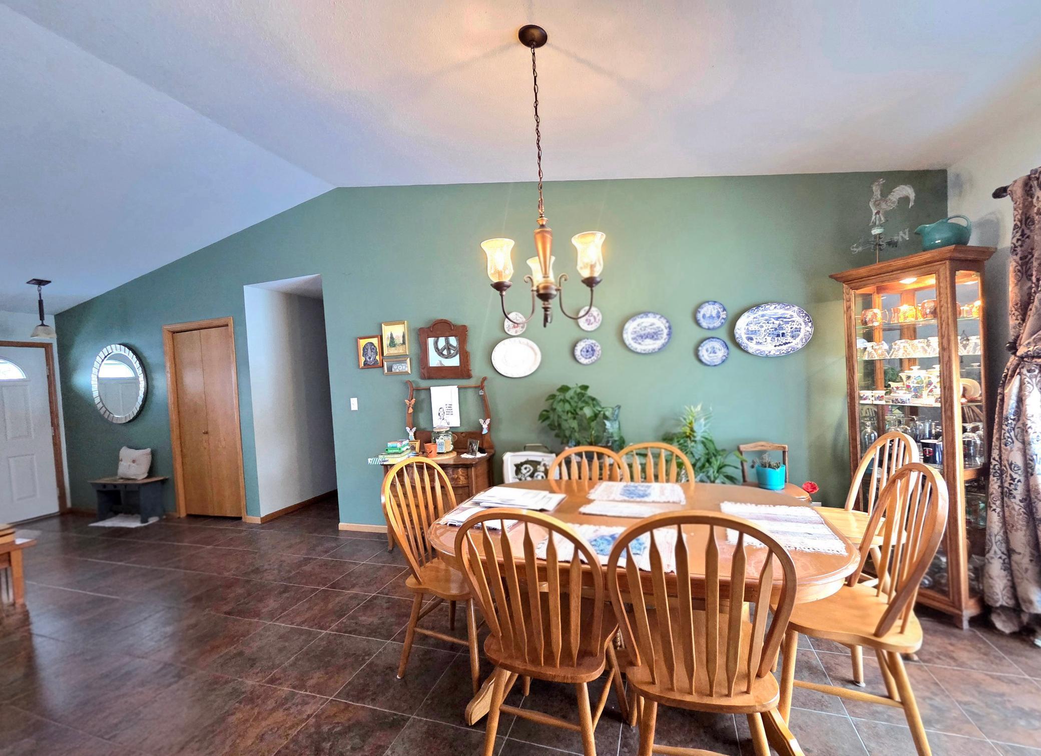 1998 single family home for sale at 601 4th Street NW in Twin Valley, MN — 4 bed, 3 bath (photo 3 of 25)